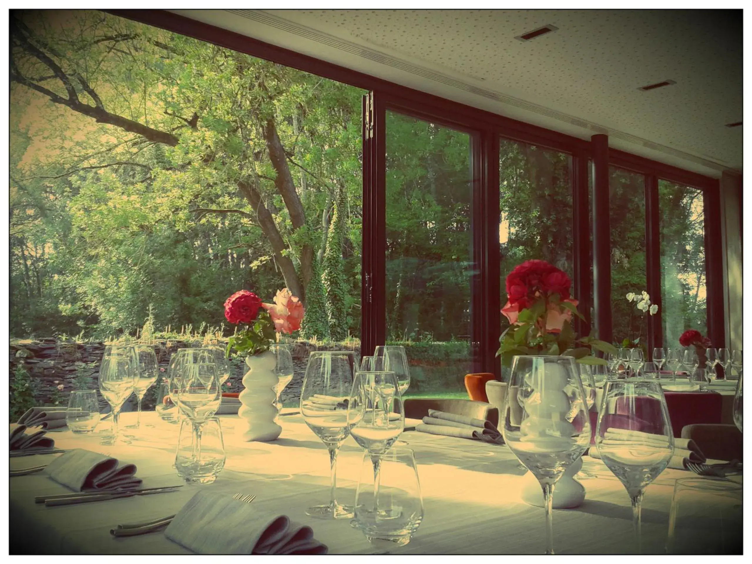 Restaurant/places to eat in Loire & Sens Restaurant/places to eat in Loire & Sens