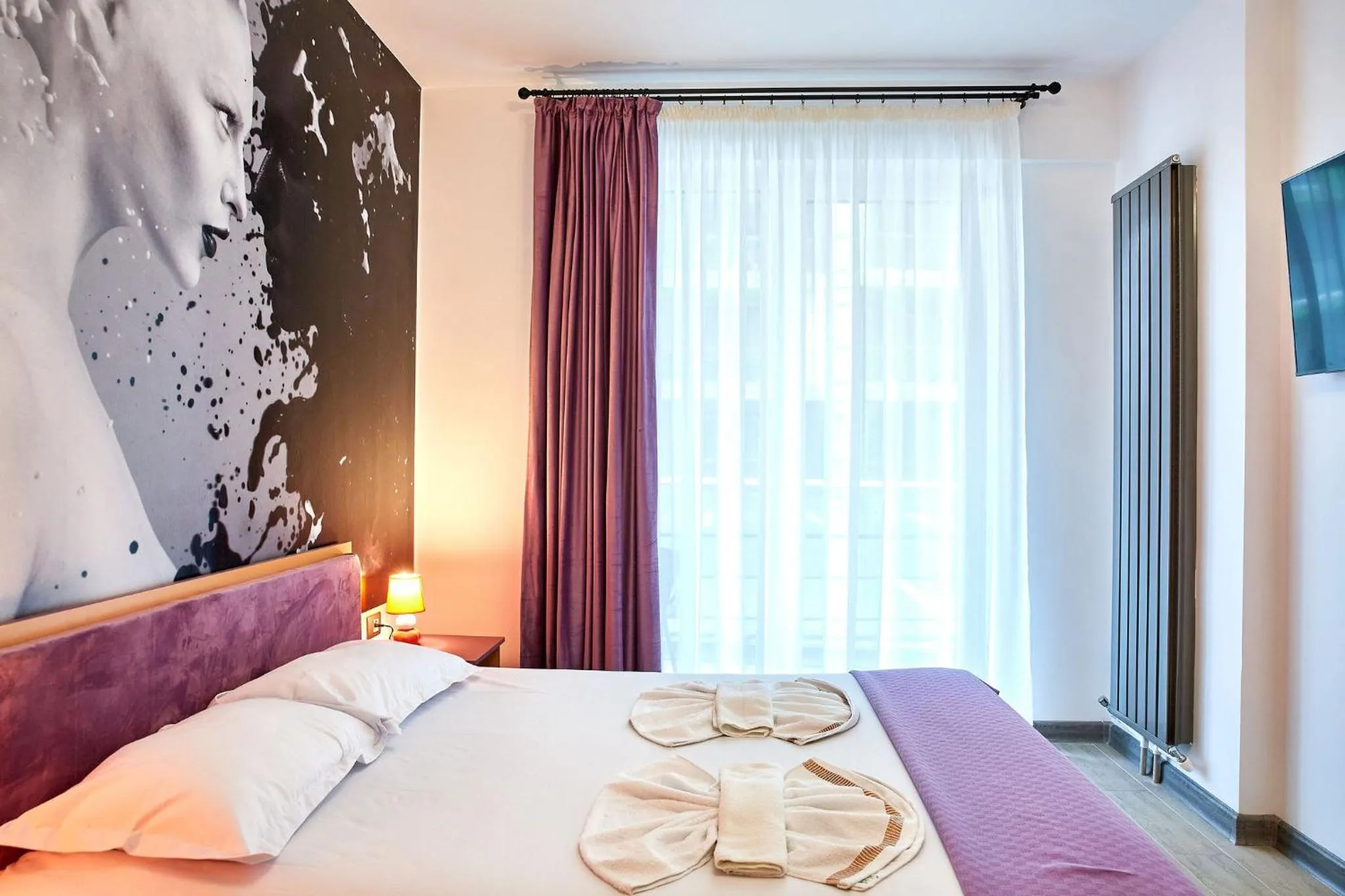 Bed in Luxuri by Alz