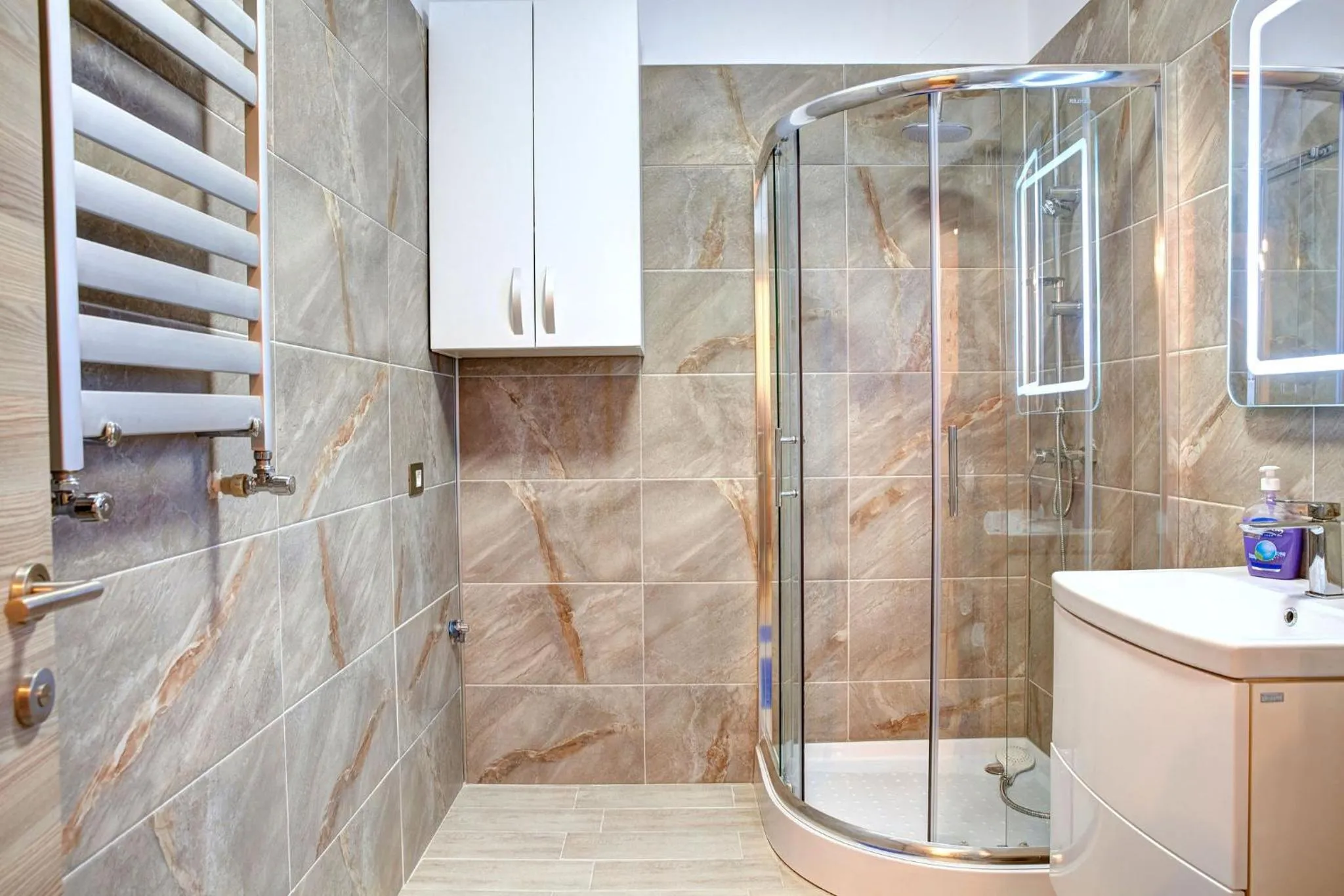 Shower in Luxuri by Alz