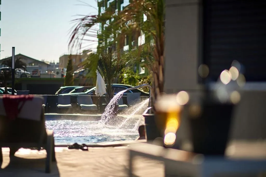 Day in Luxuri by Alz