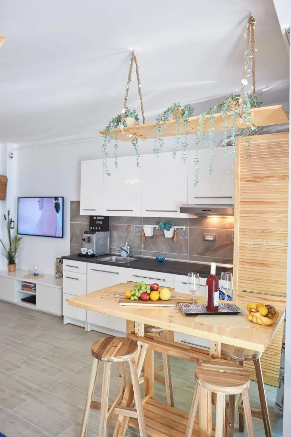 TV and multimedia in Luxuri by Alz