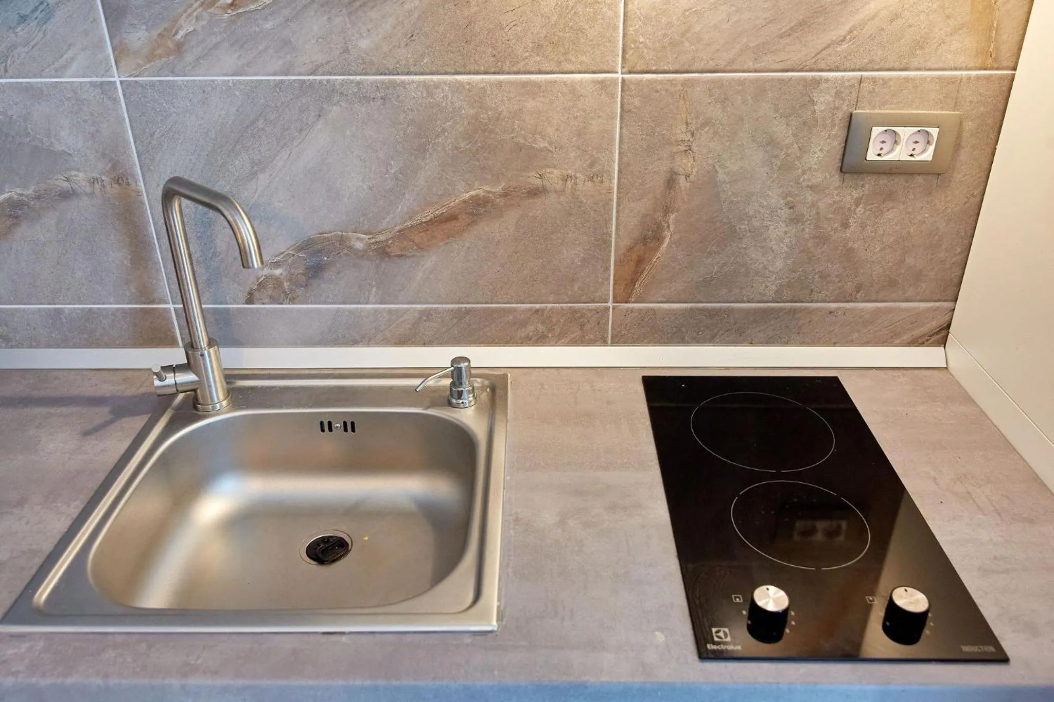 kitchen in Luxuri by Alz