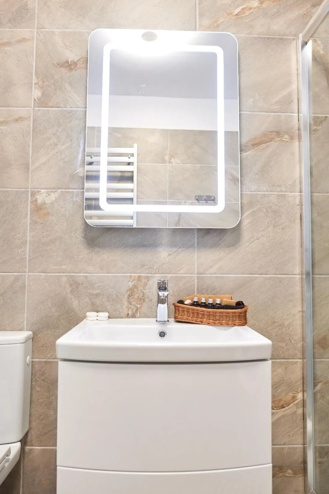 Bathroom in Luxuri by Alz