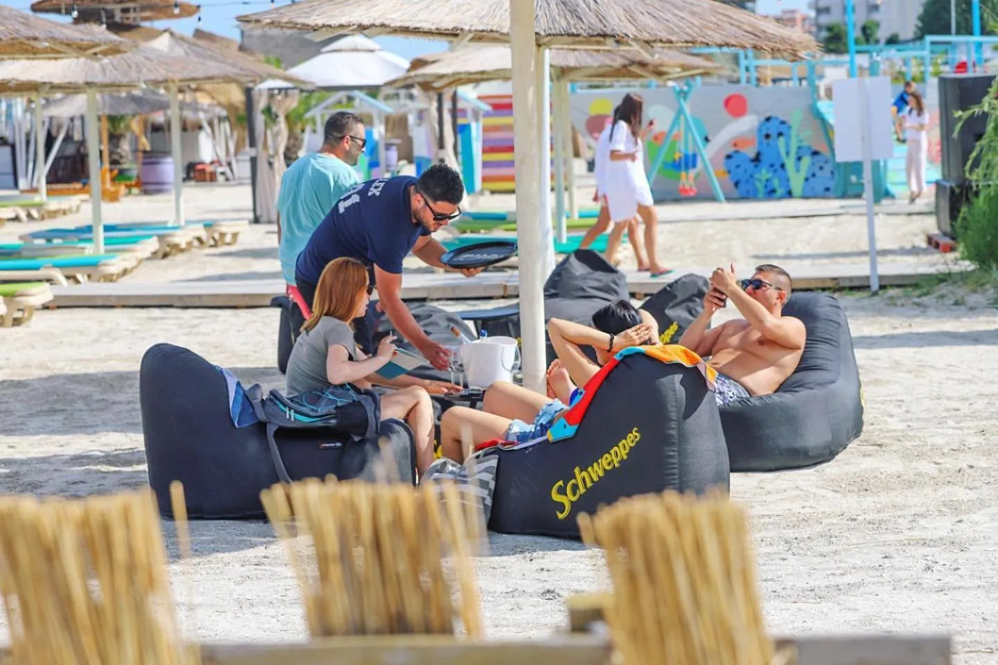 Communal lounge/ TV room in Luxuri by Alz