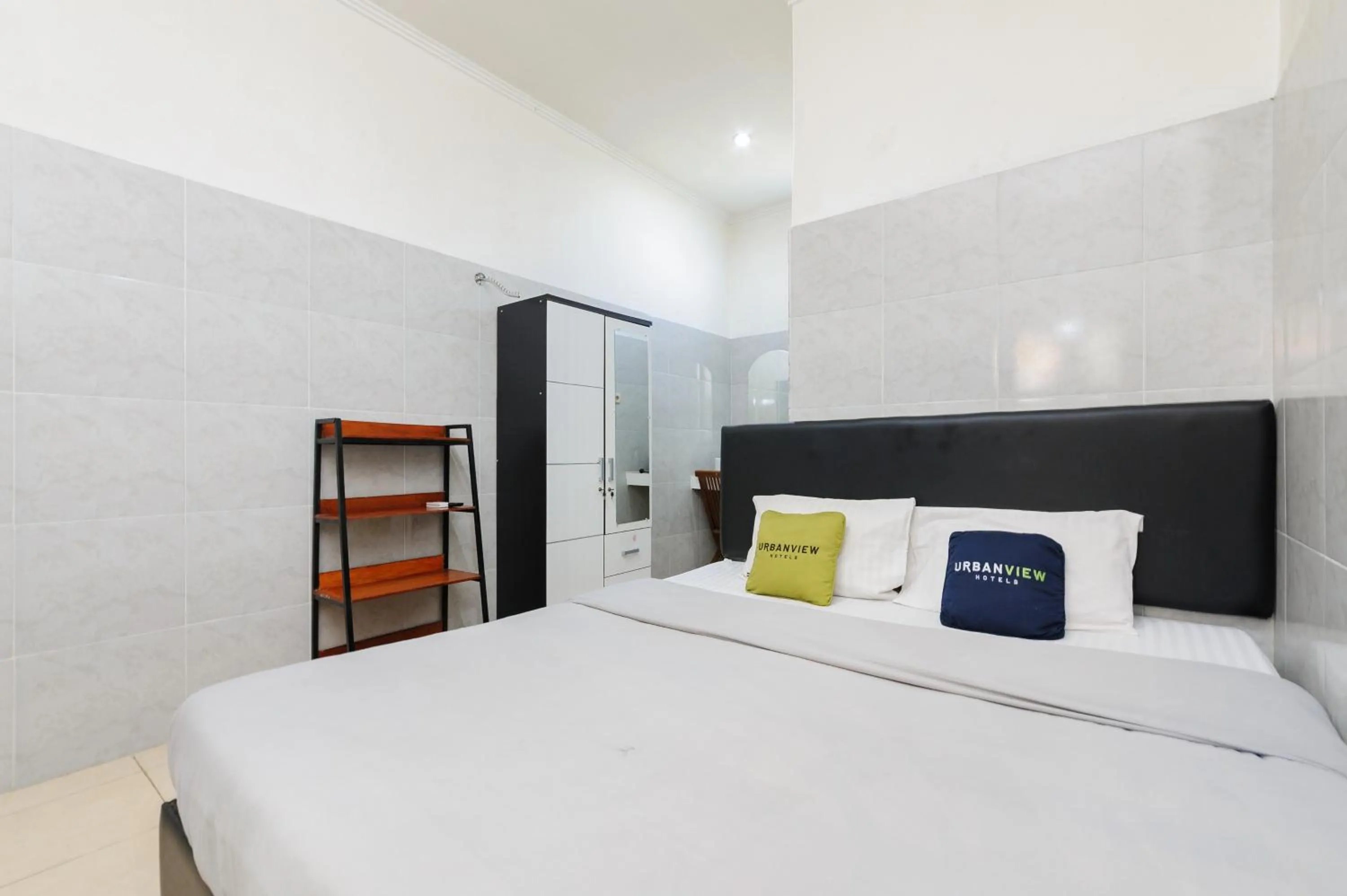 Bedroom, Bed in Urbanview Ava Guest House Goa Gong