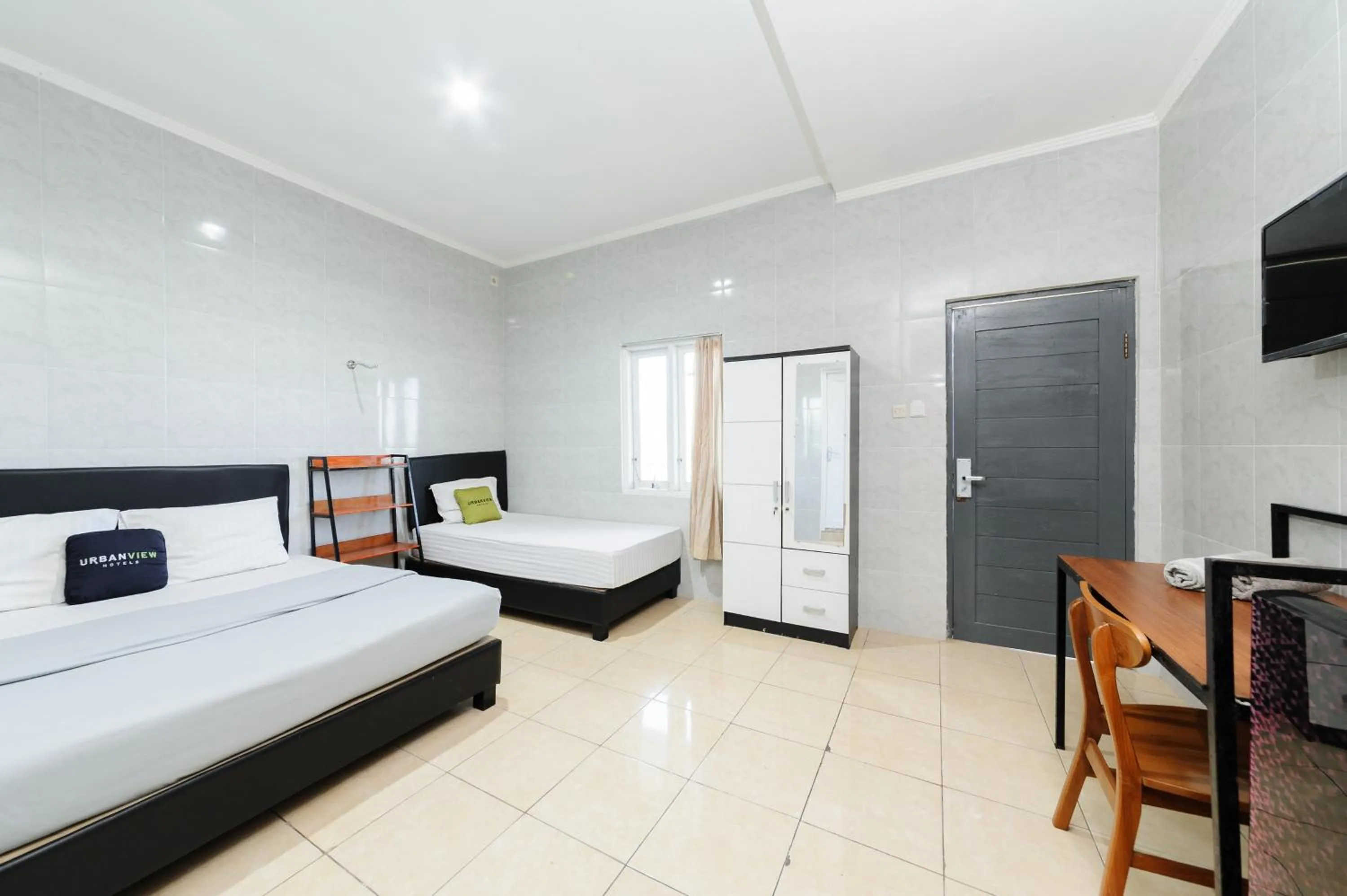 Bedroom, Bed in Urbanview Ava Guest House Goa Gong