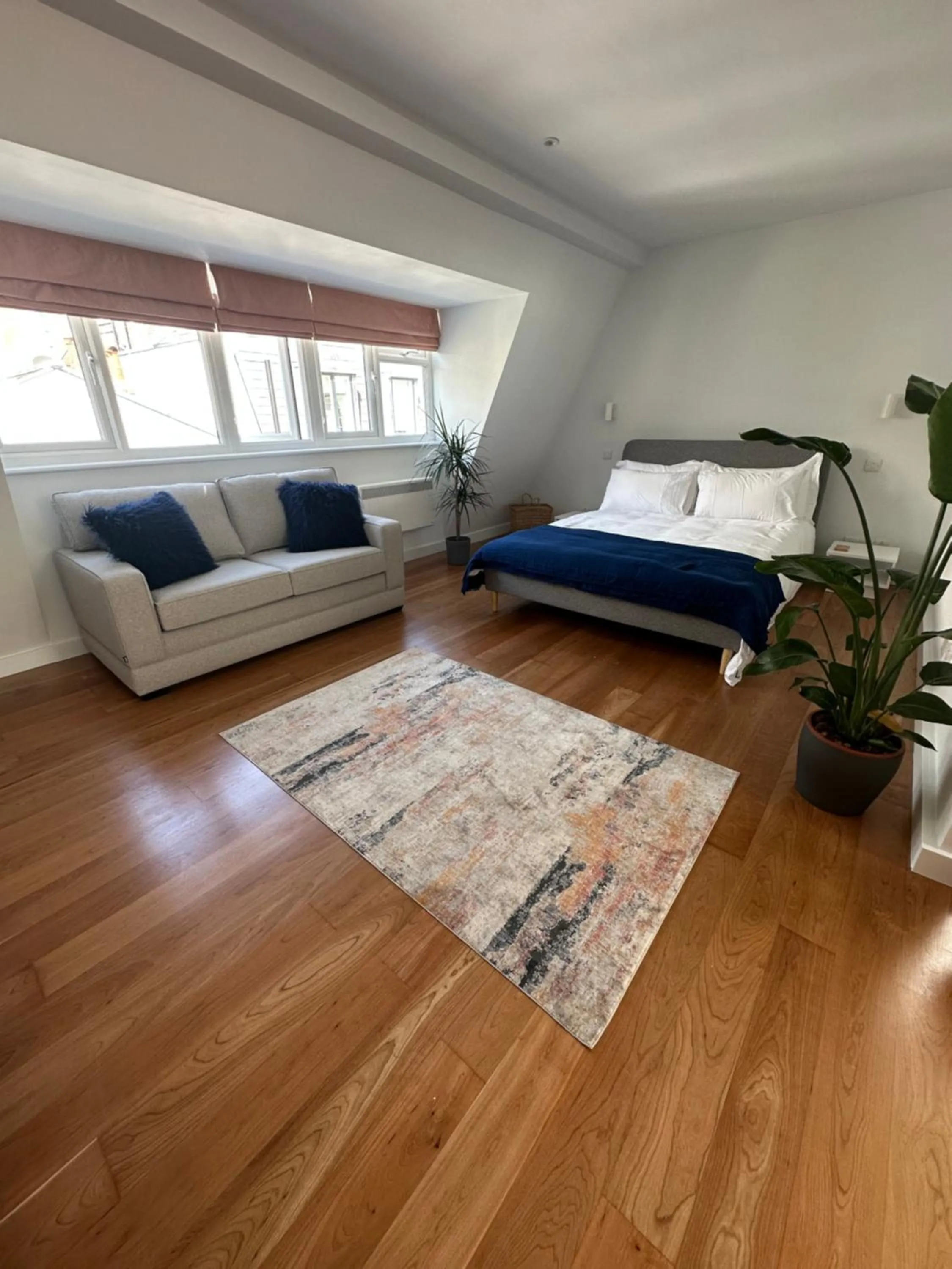 Studio flat in the heart of Hampstead, London