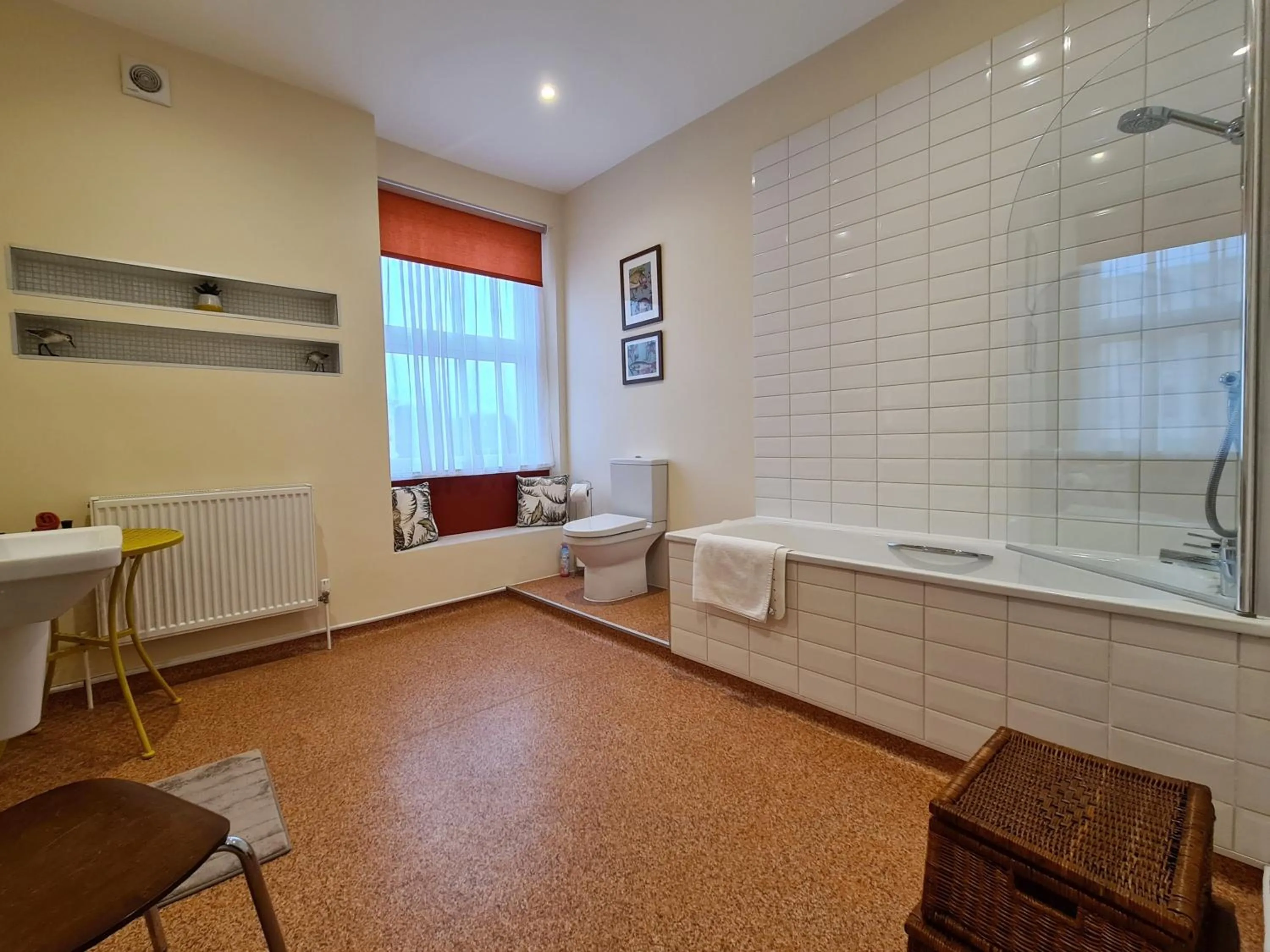Bathroom in 10to12 Folkestone