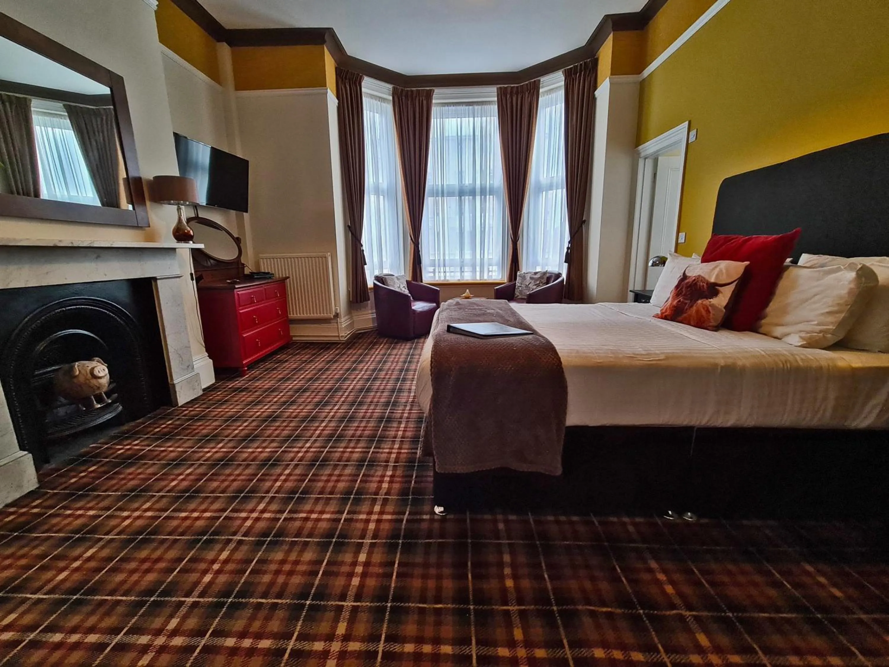 Photo of the whole room, Bed in 10to12 Folkestone