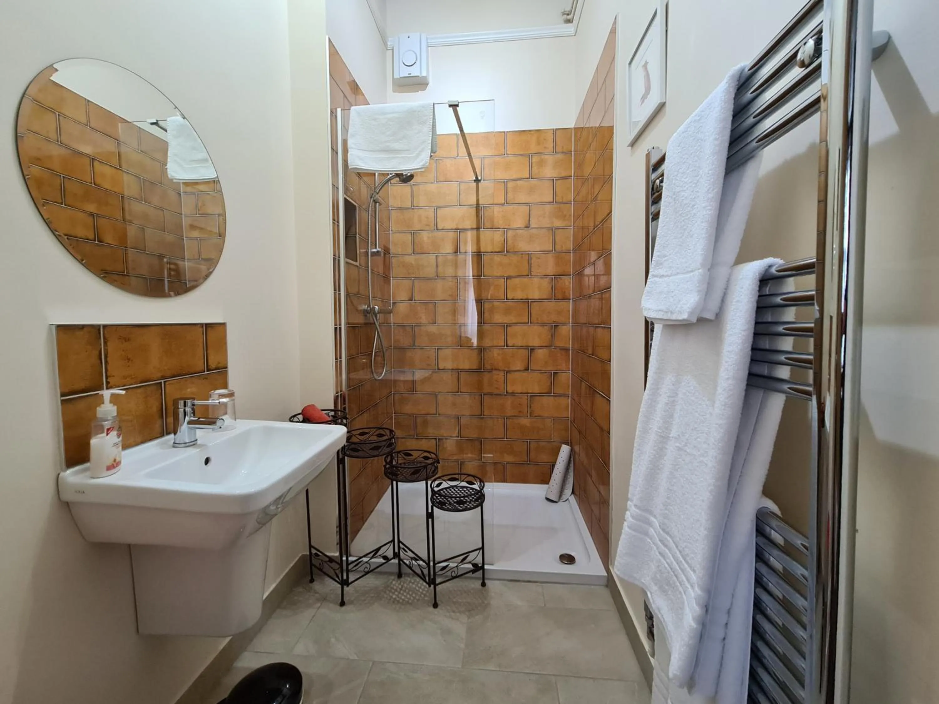Bathroom in 10to12 Folkestone