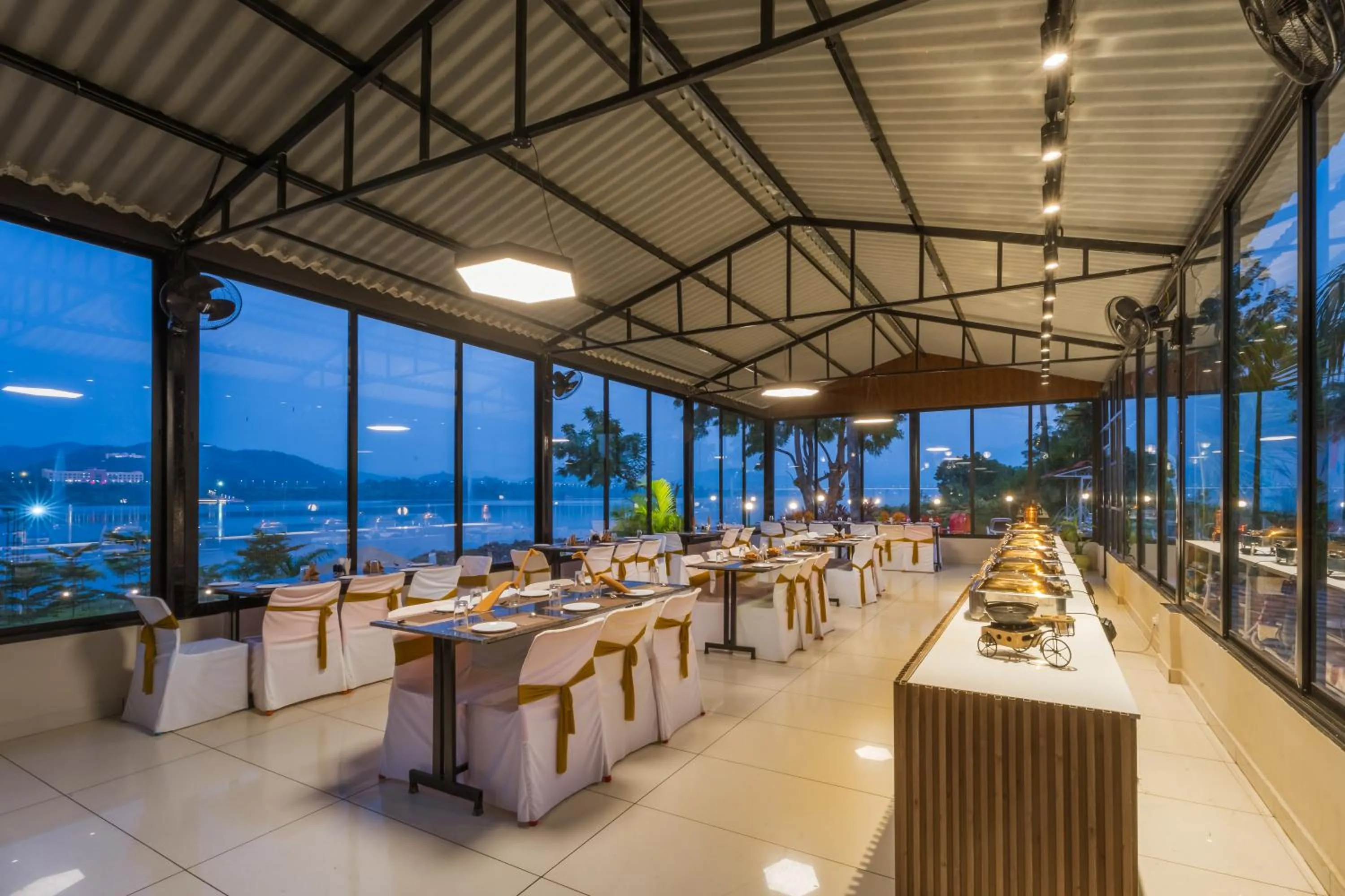Restaurant/places to eat in RiverView Tent Resort