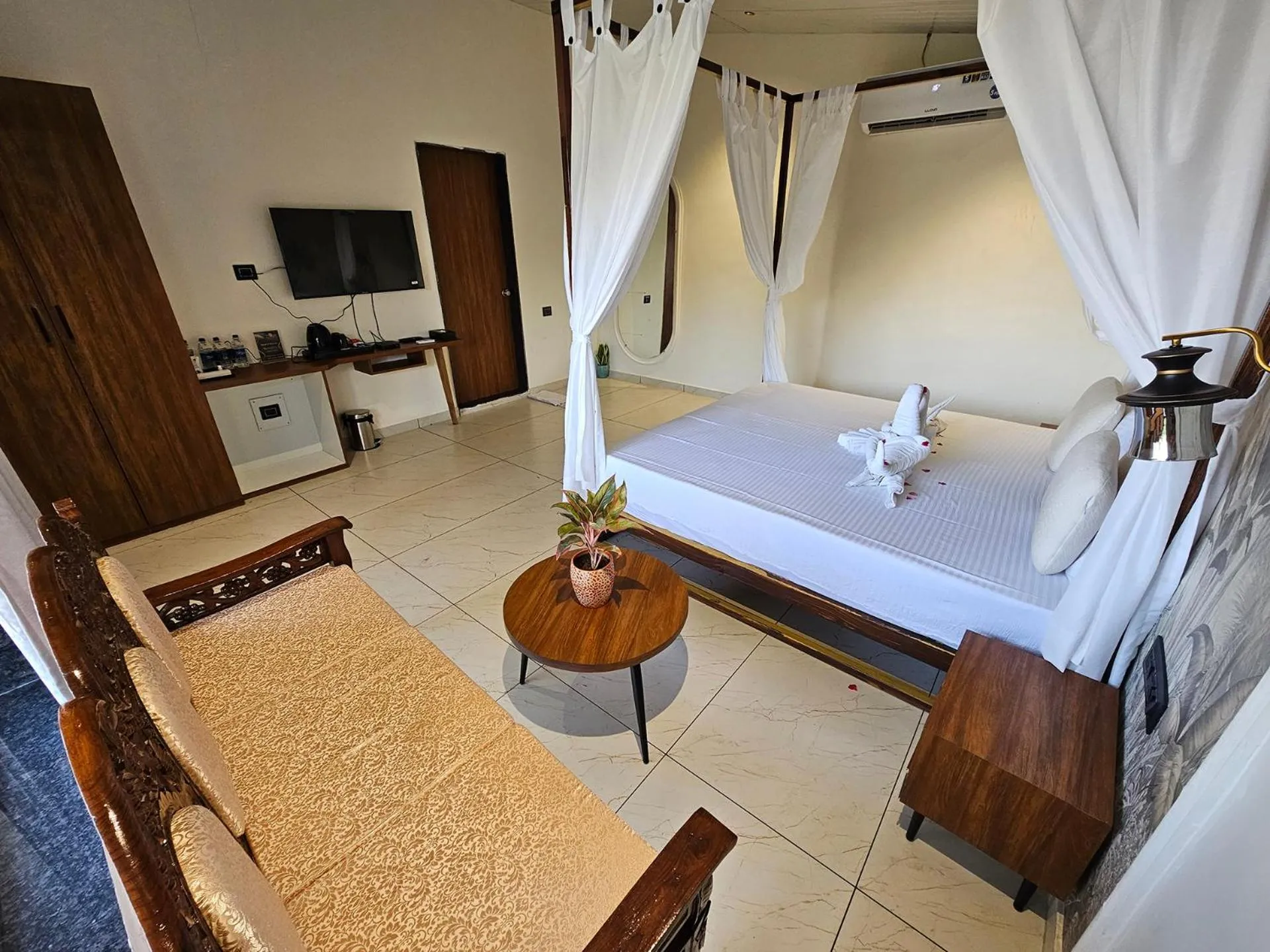 Bed in RiverView Tent Resort