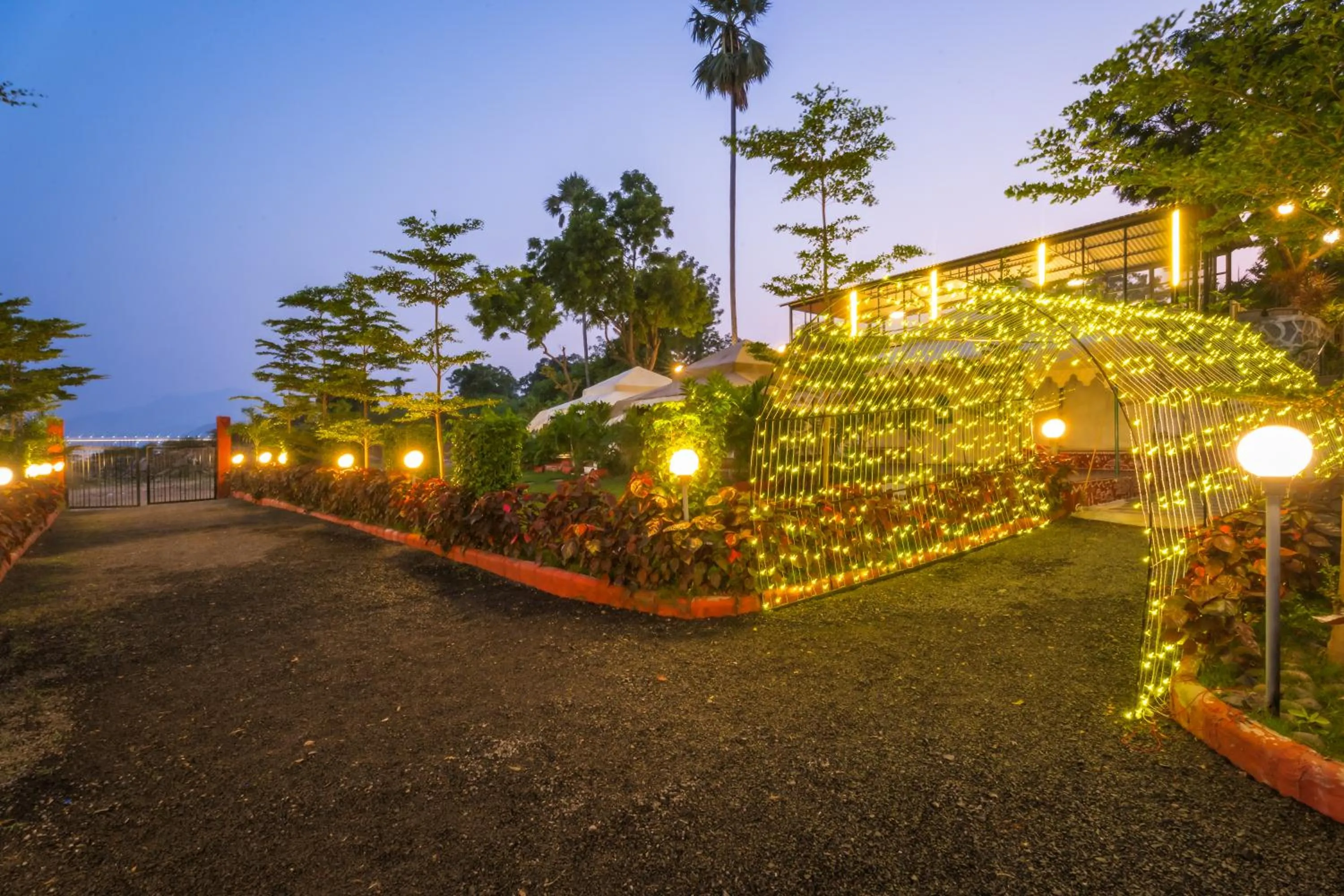 Area and facilities in RiverView Tent Resort