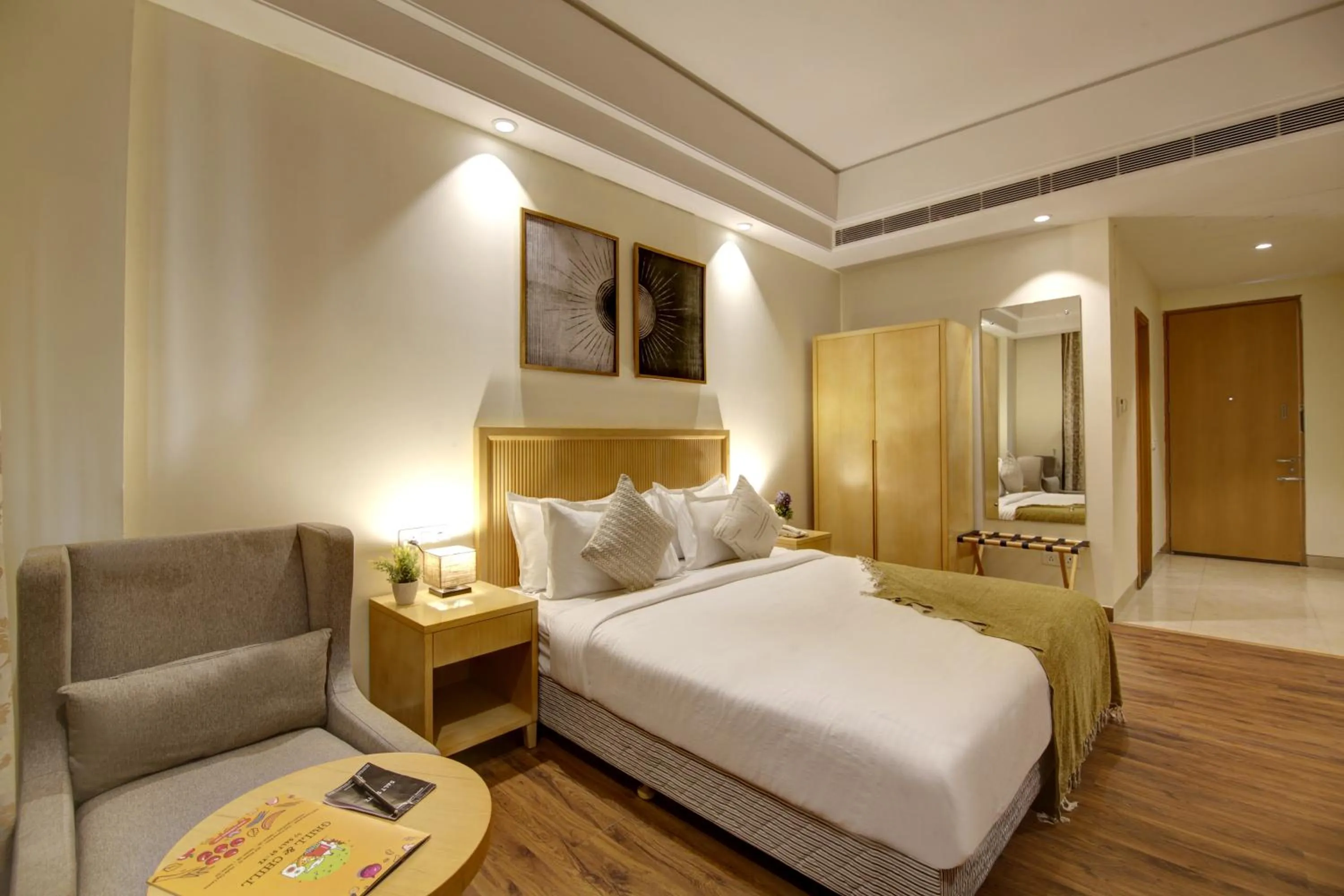 Bed in Saltstayz Select - Galleria Market & Golf Course Road