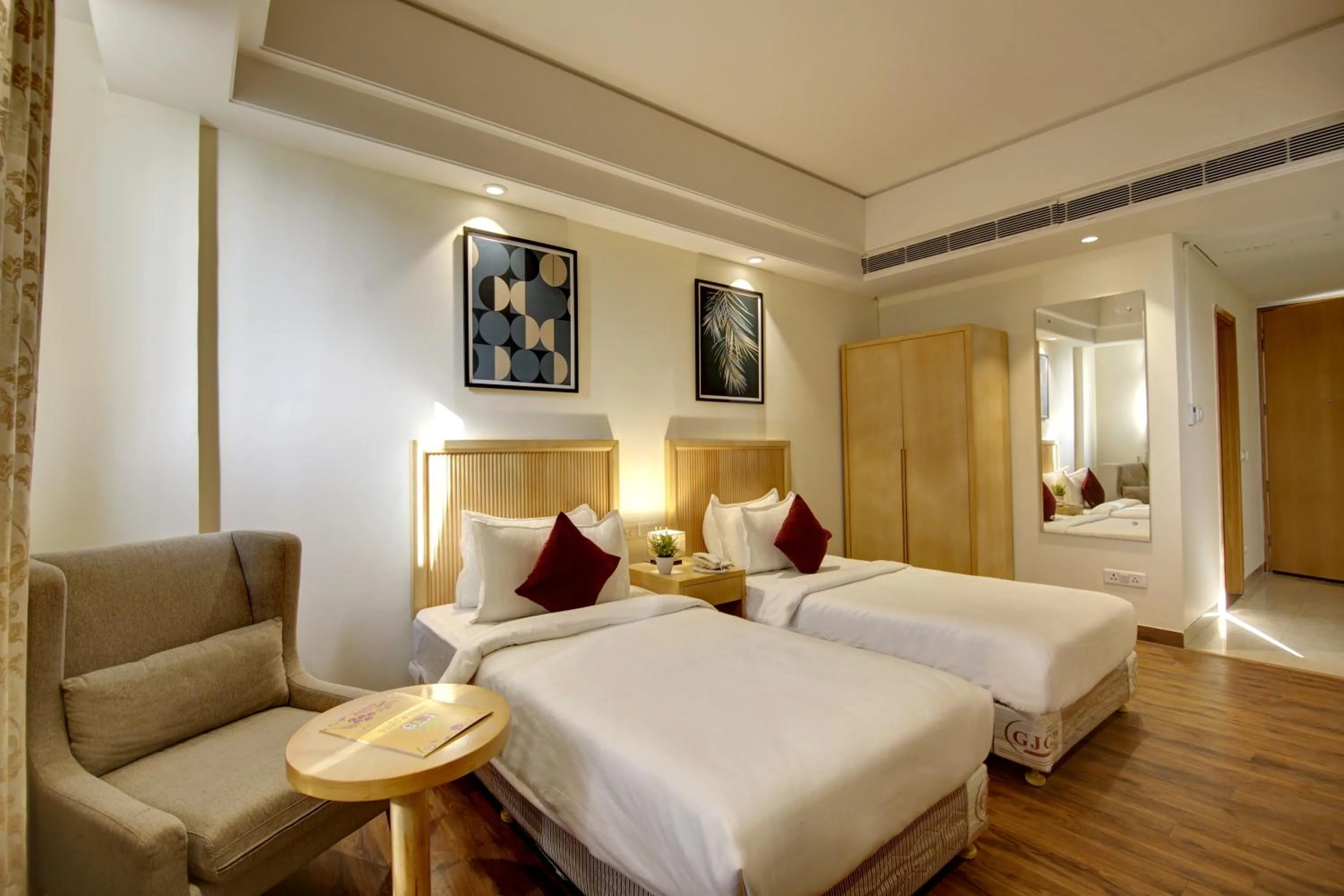 Bed in Saltstayz Select - Galleria Market & Golf Course Road