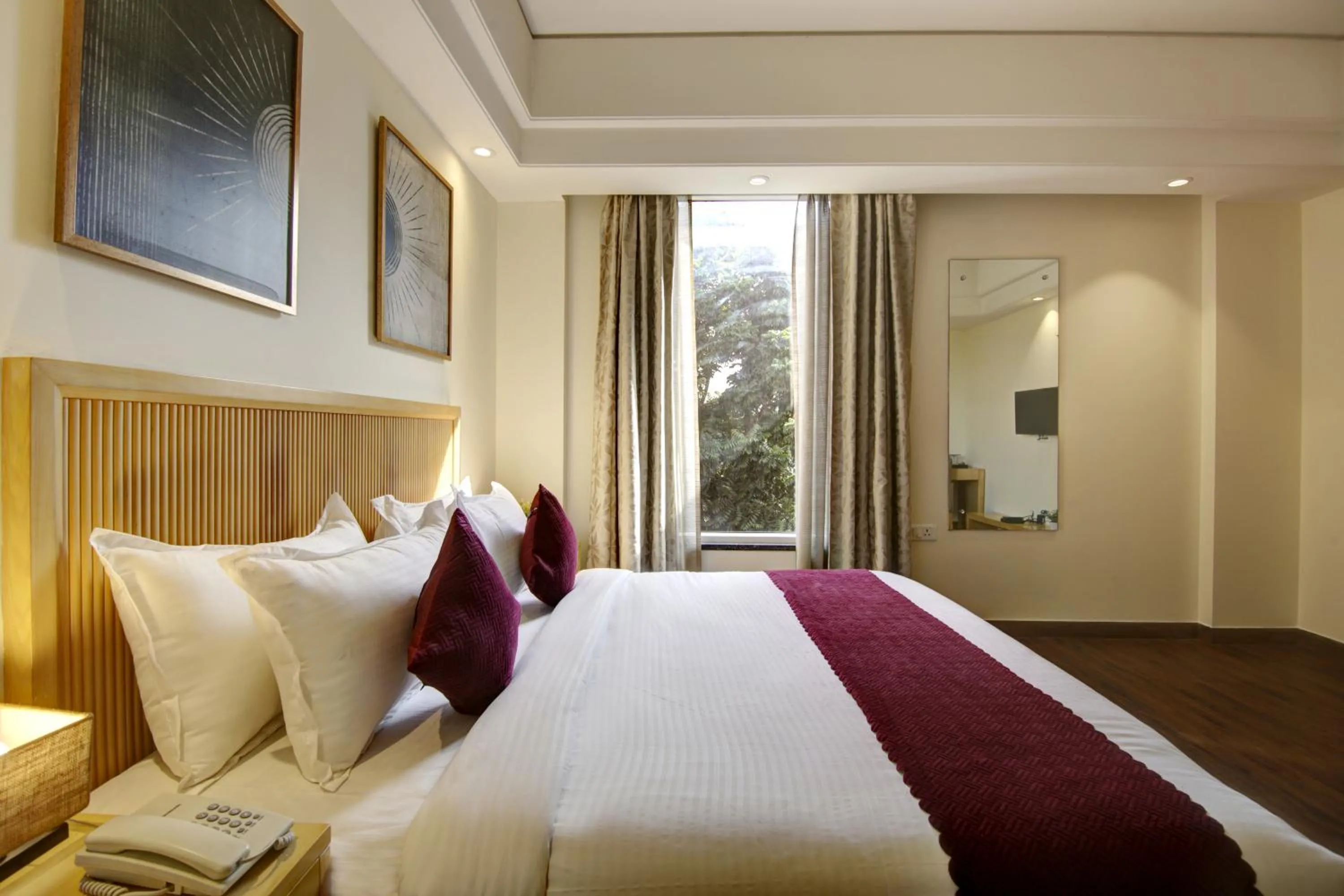 Bed in Saltstayz Select - Galleria Market & Golf Course Road