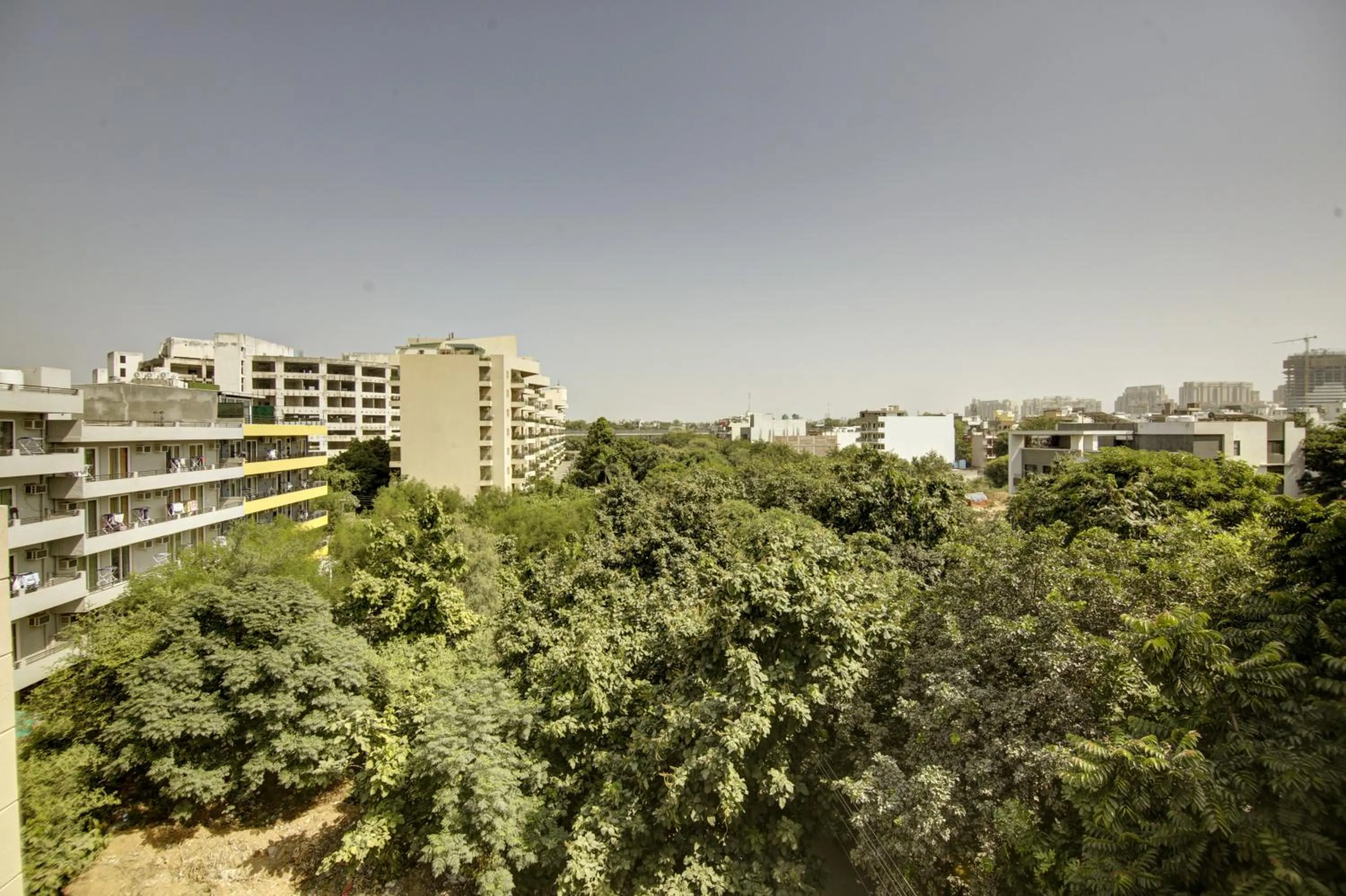 Property building in Saltstayz Select - Galleria Market & Golf Course Road