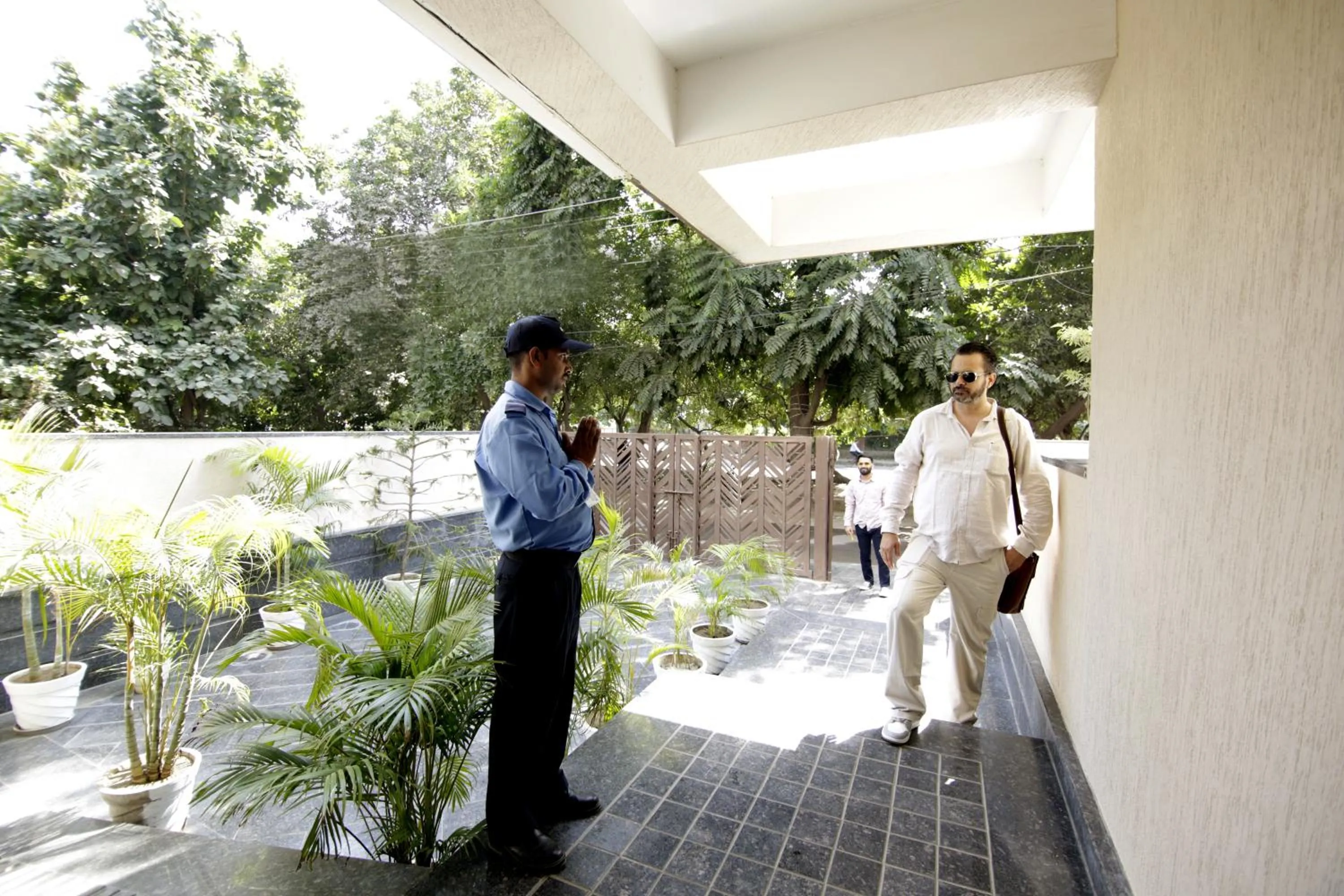 Spring in Saltstayz Select - Galleria Market & Golf Course Road