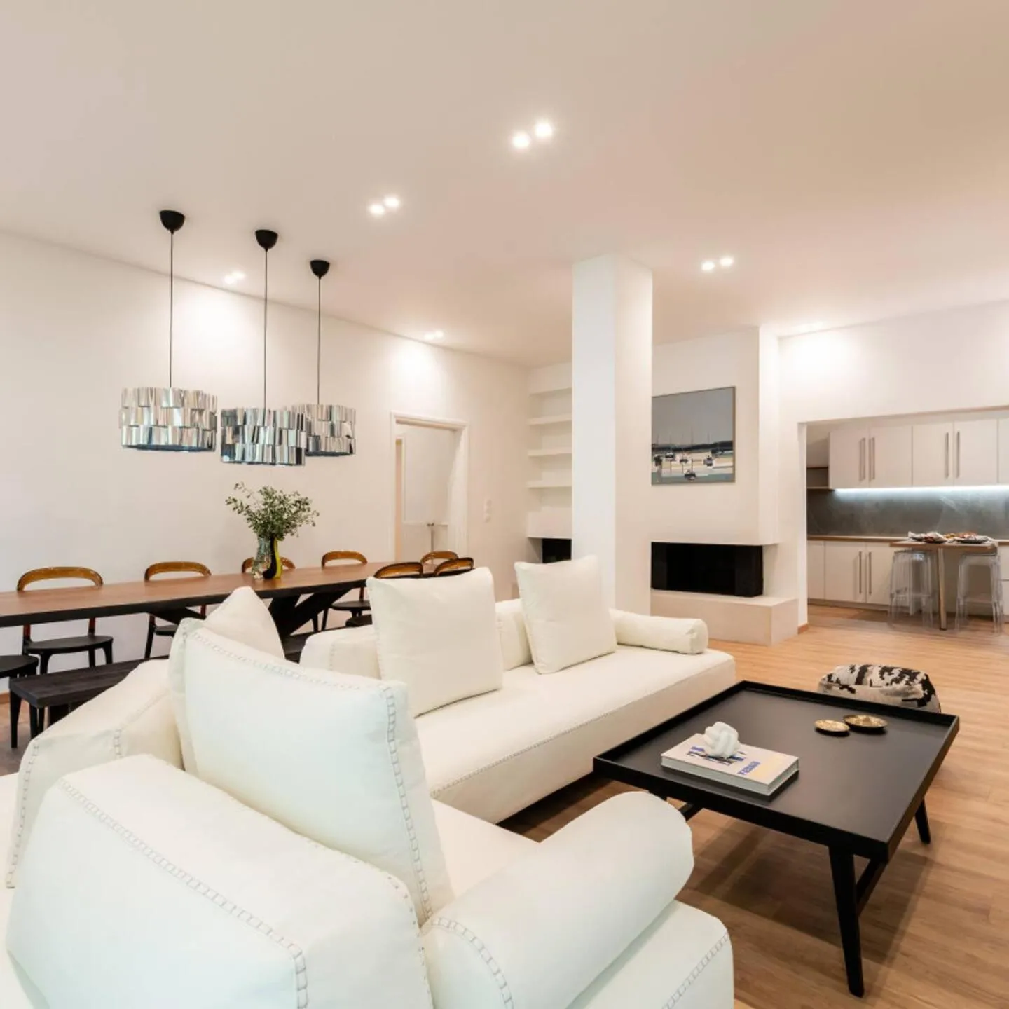 4BD Apartment with Outdoor Jacuzzi Garden