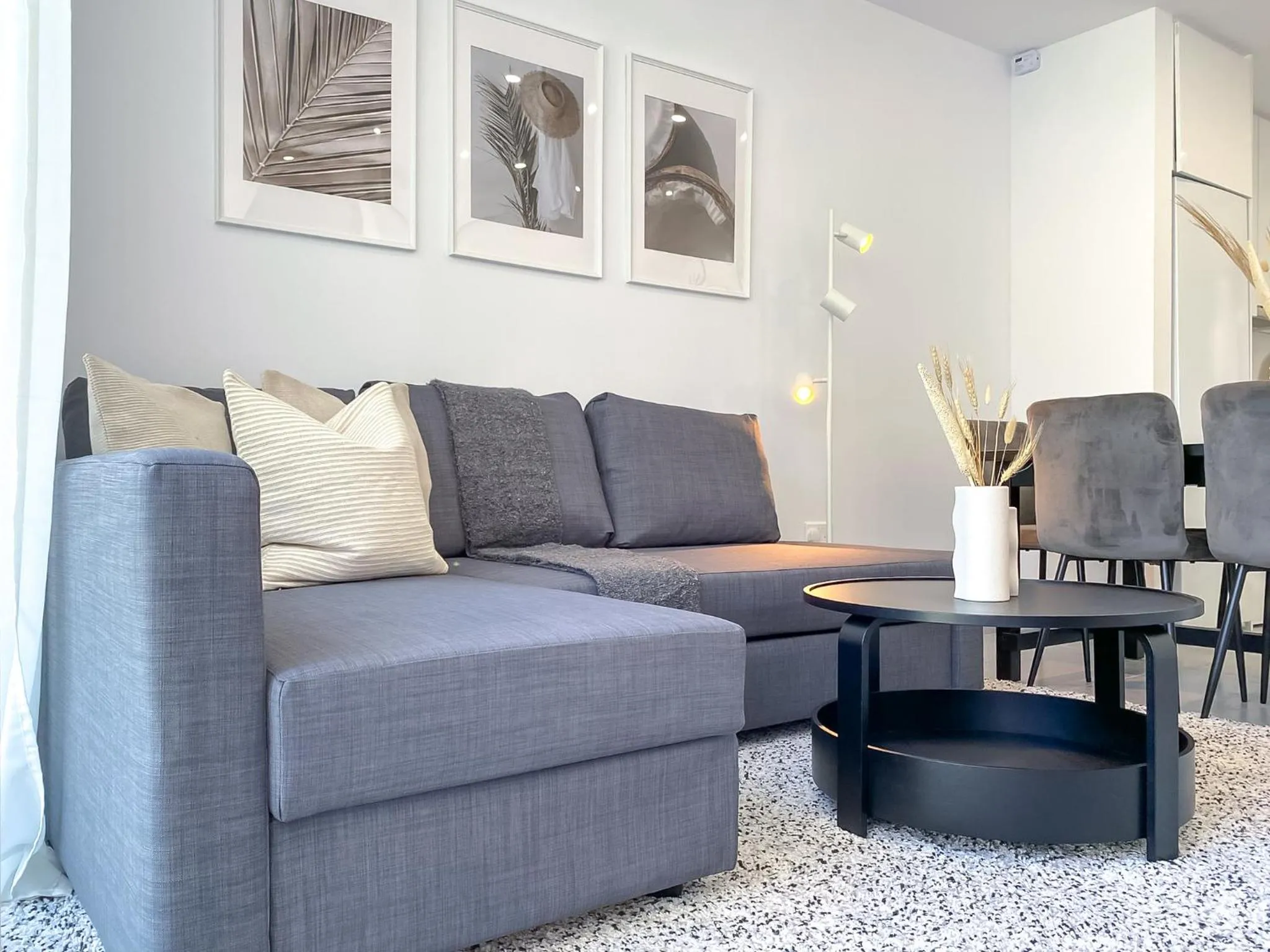Living room in Phaedrus Living Limnaria Luxury Flat Vine 121