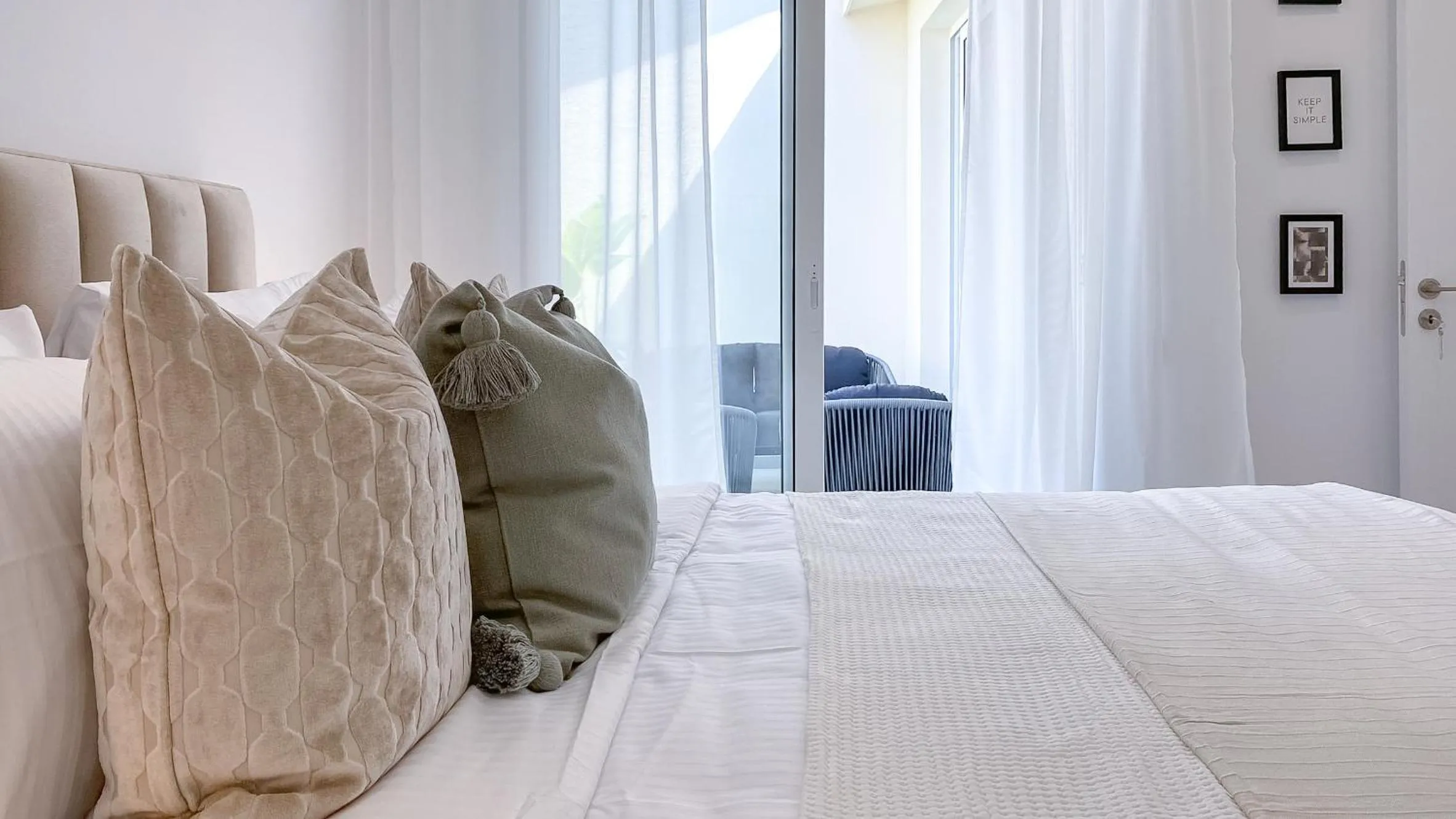 Bed in Phaedrus Living Limnaria Luxury Flat Vine 121
