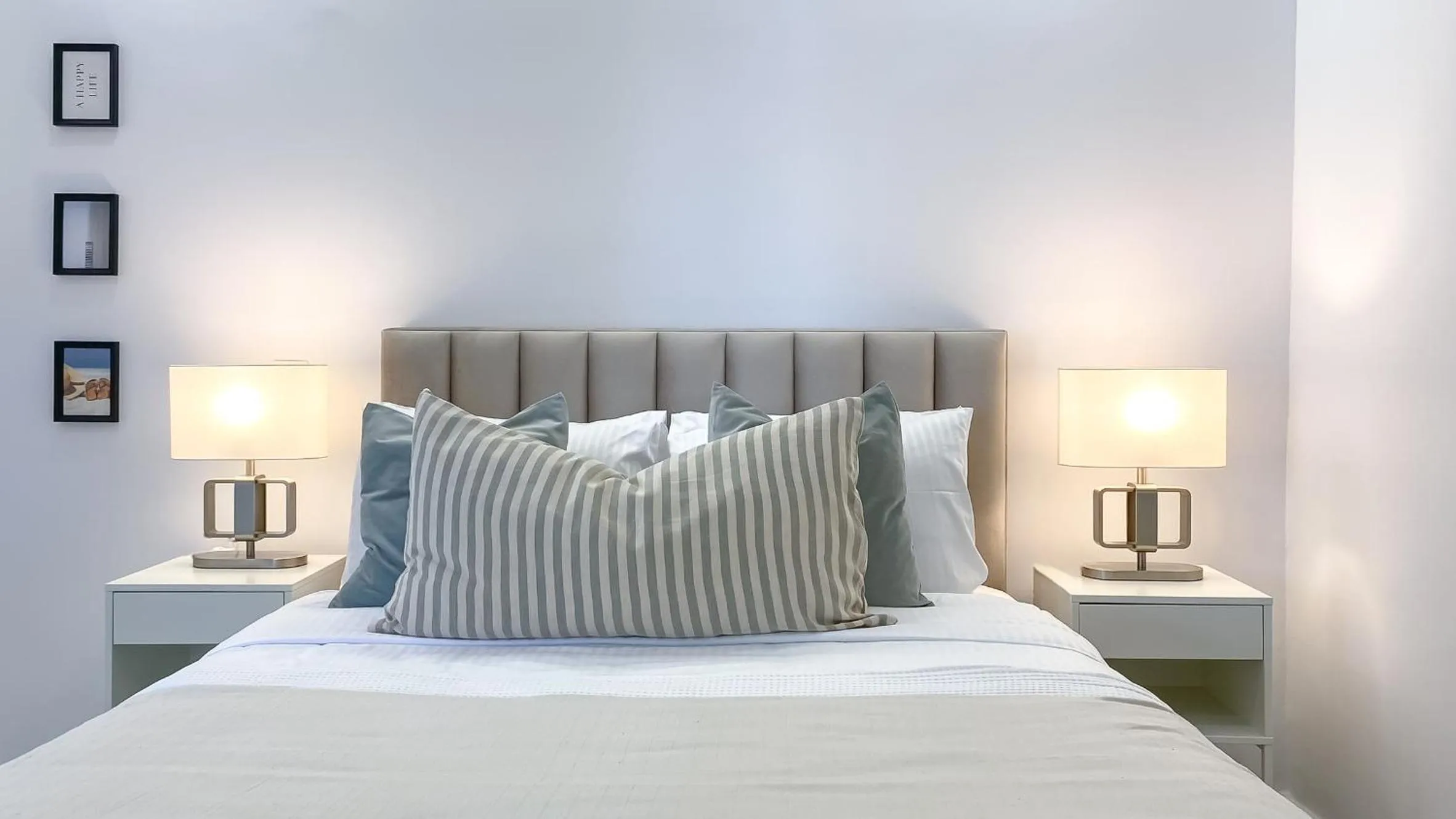 Bed in Phaedrus Living Limnaria Luxury Flat Vine 121