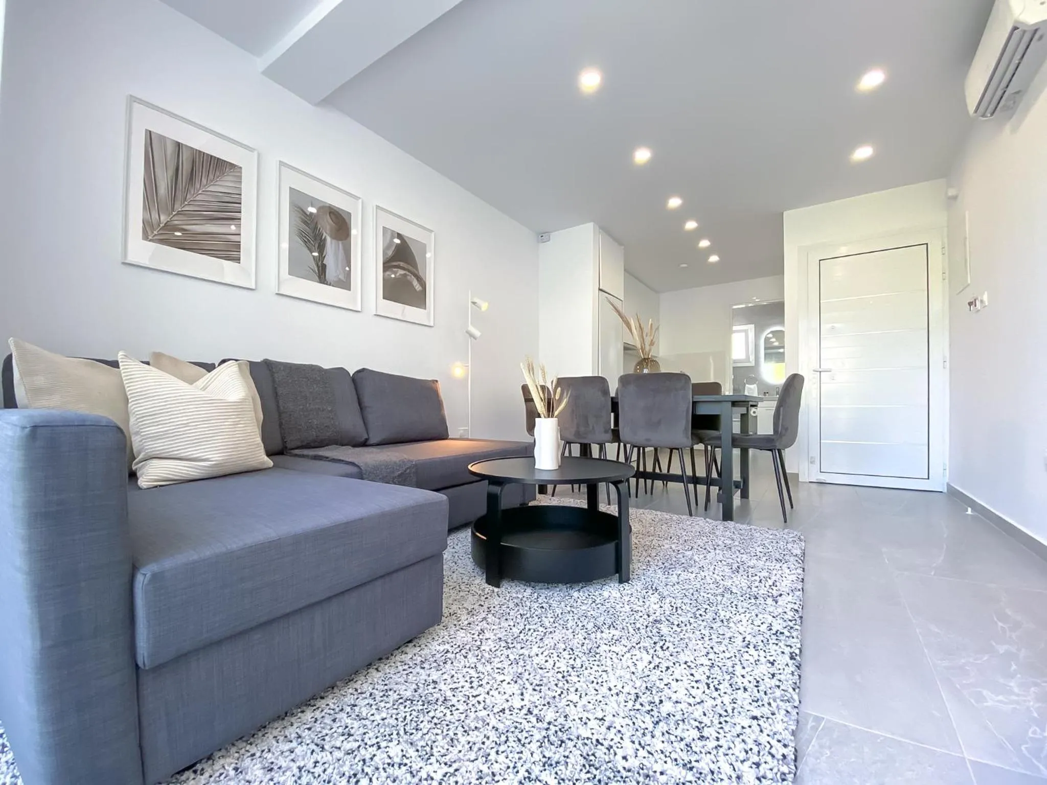 Living room in Phaedrus Living Limnaria Luxury Flat Vine 121