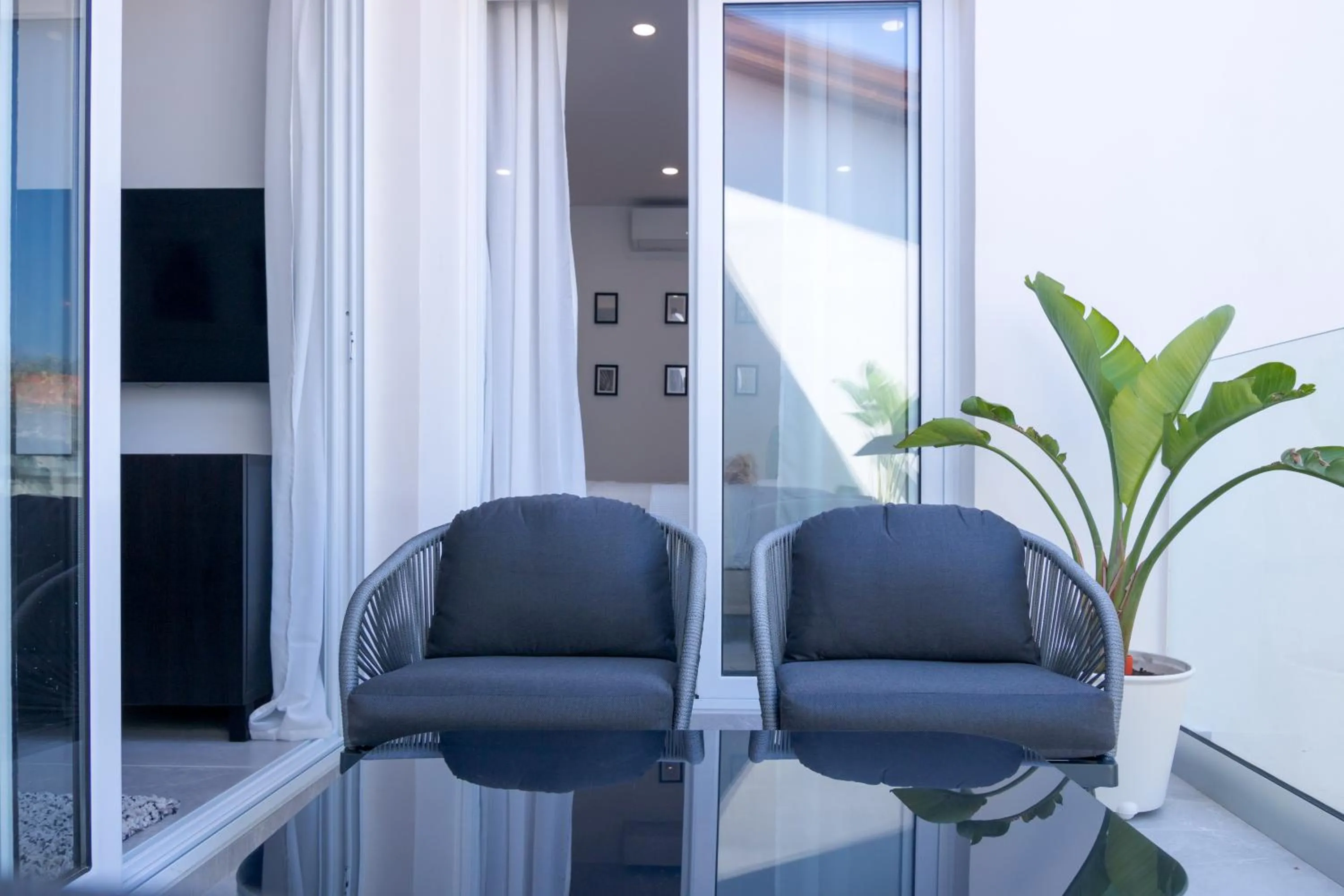 TV and multimedia in Phaedrus Living Limnaria Luxury Flat Vine 121