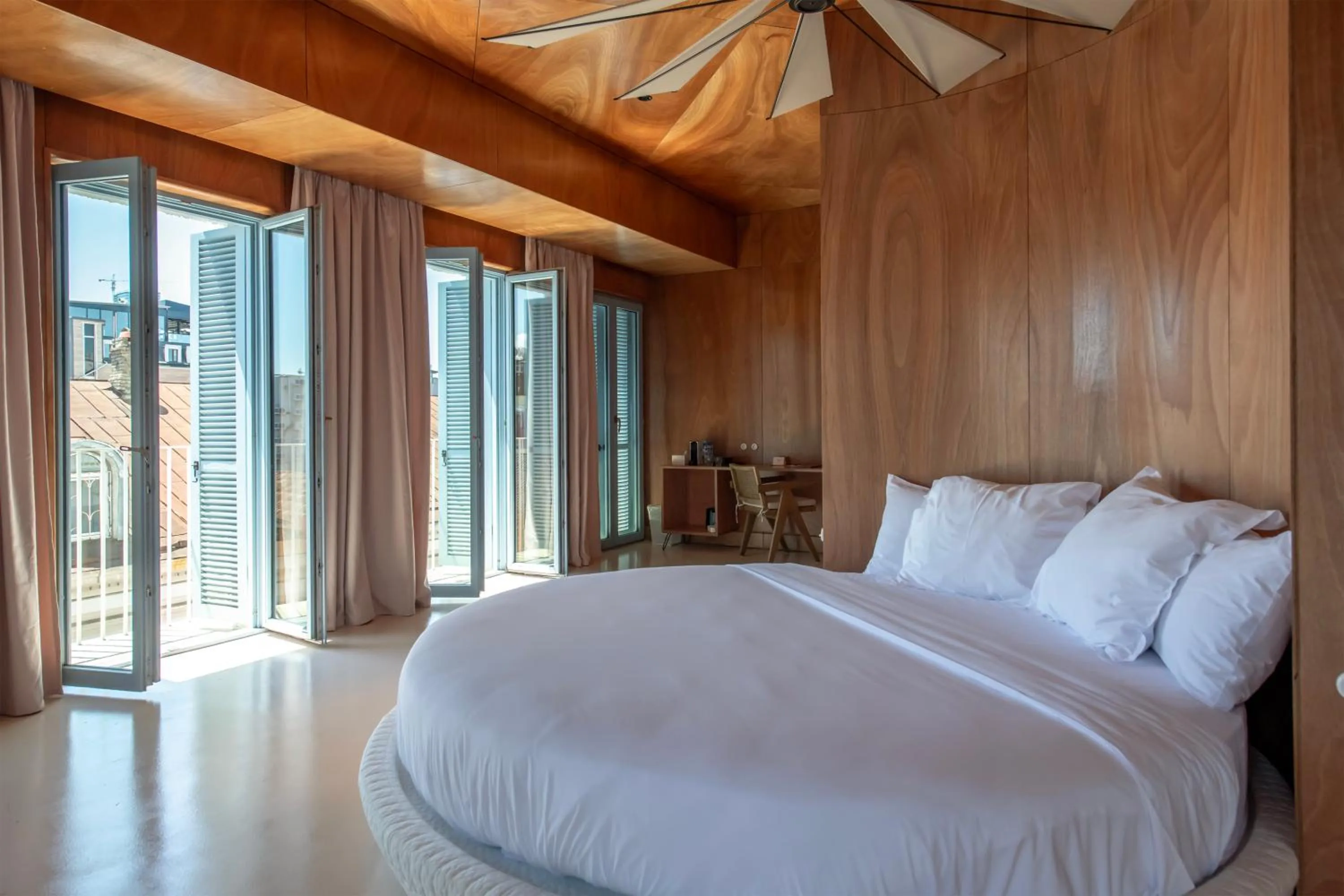 Bed in Rooms Hotel Batumi