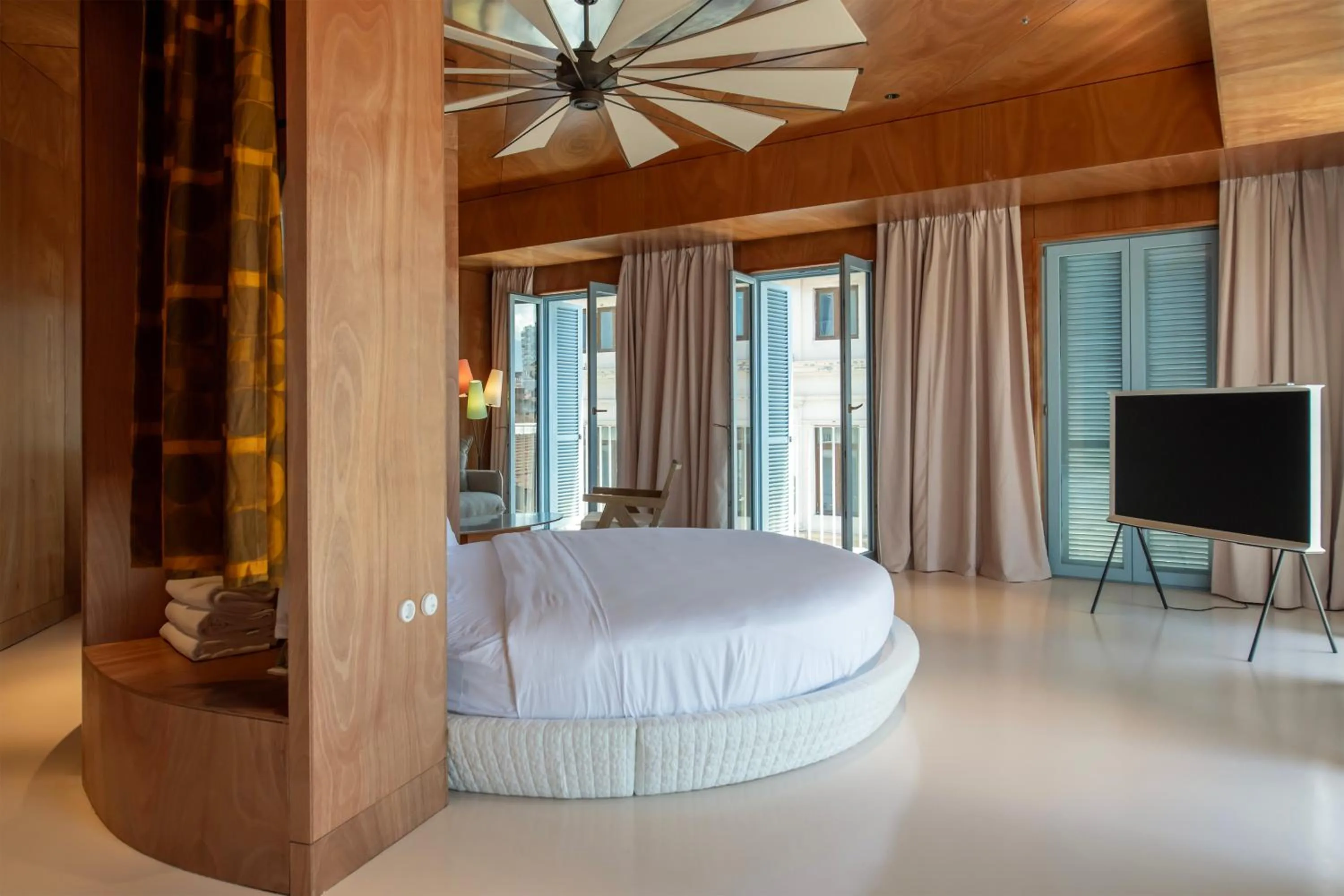 Bed in Rooms Hotel Batumi