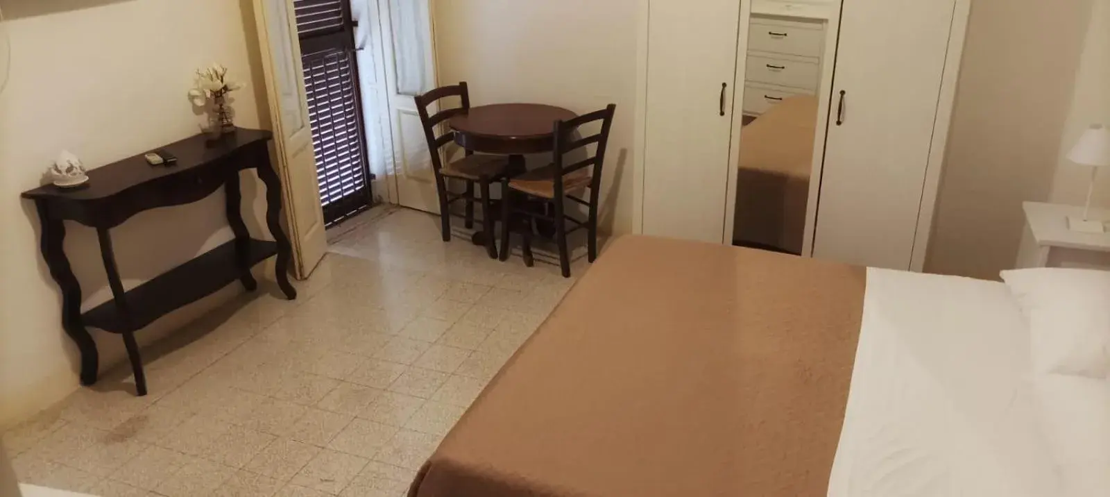 Double or Twin Room - single occupancy in Accogliente Dimora Double or Twin Room - single occupancy in Accogliente Dimora