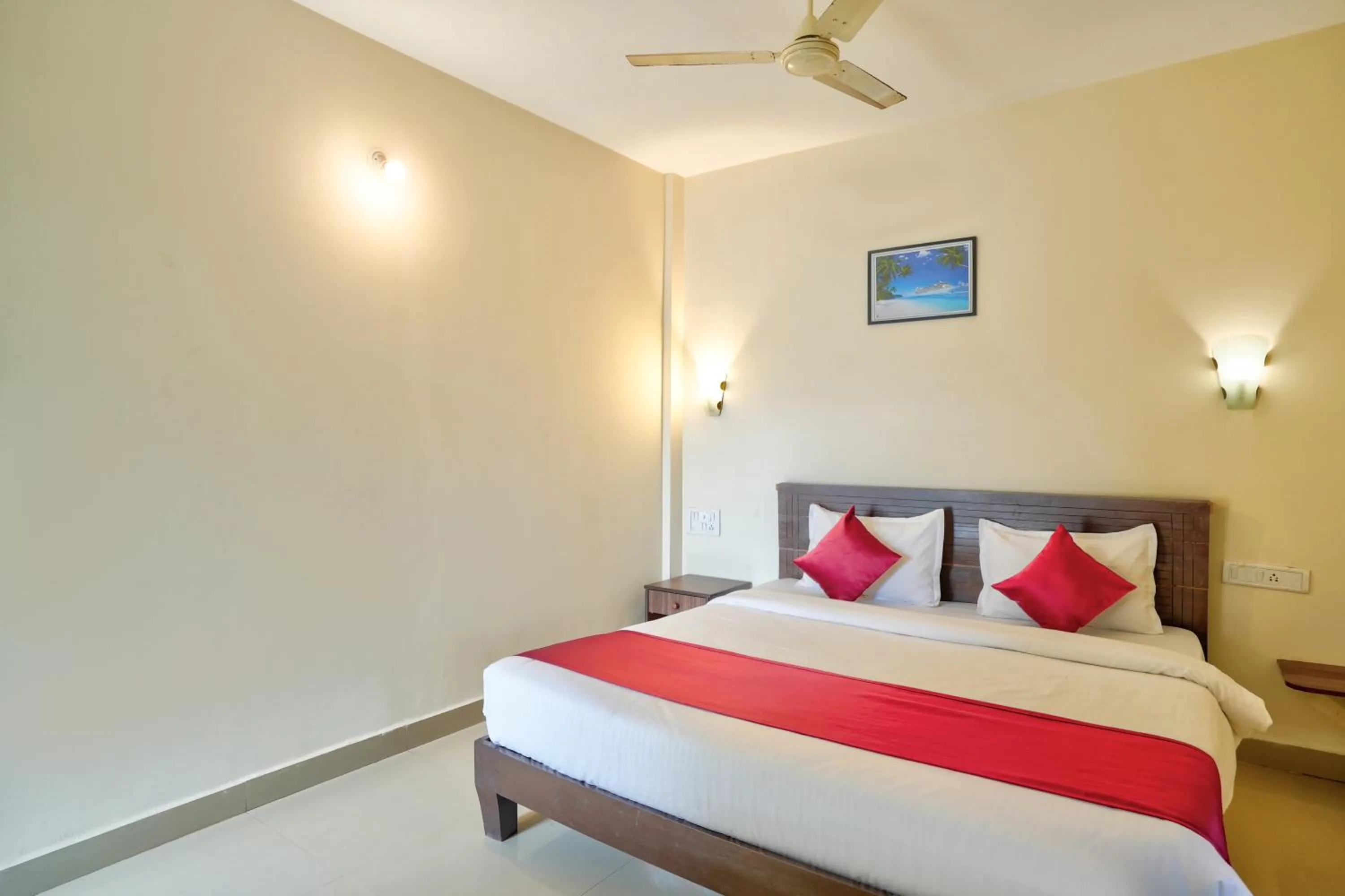 Bedroom, Bed in Hotel Salty Waves Baga