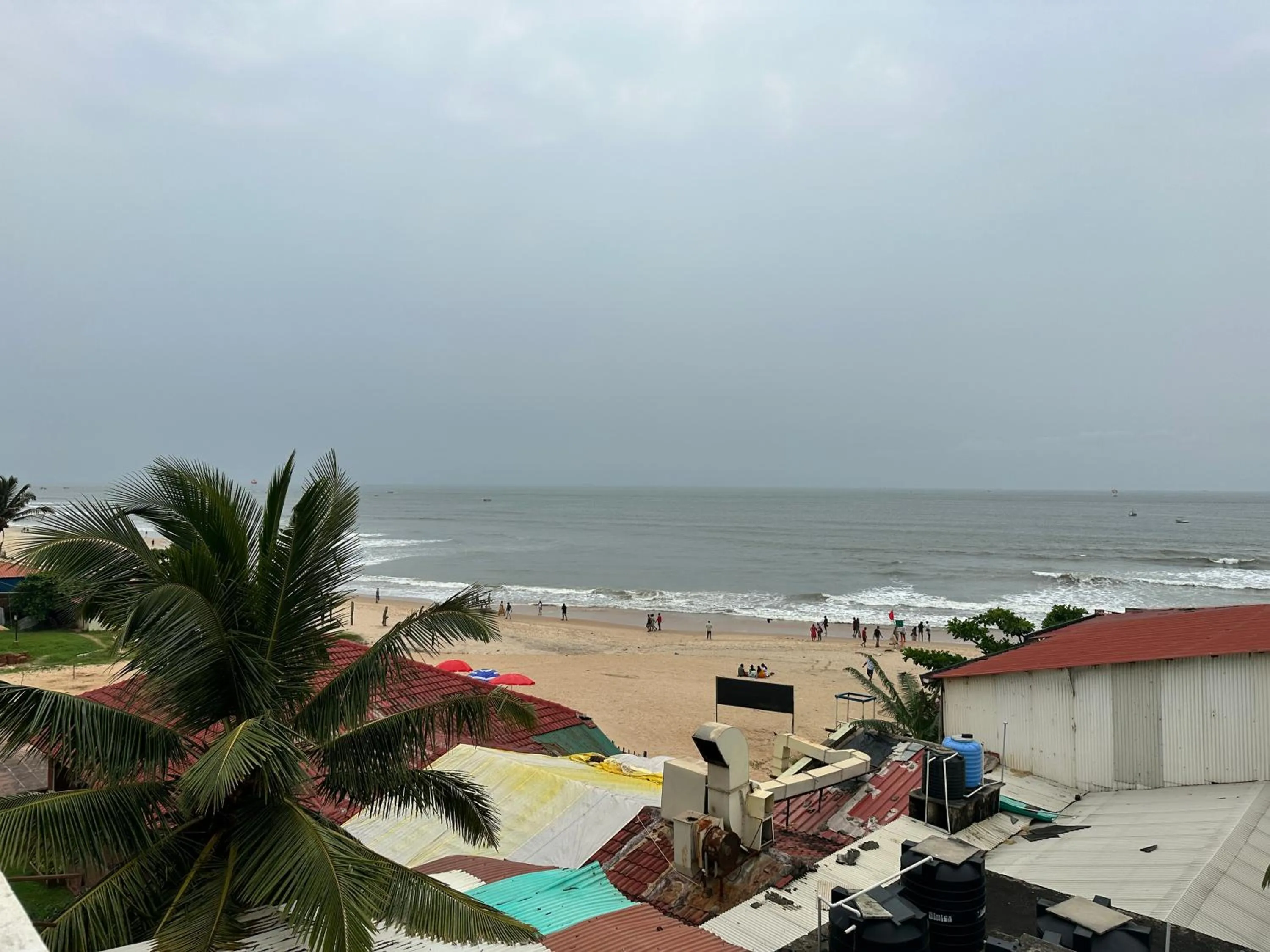 Beach in Hotel Salty Waves Baga