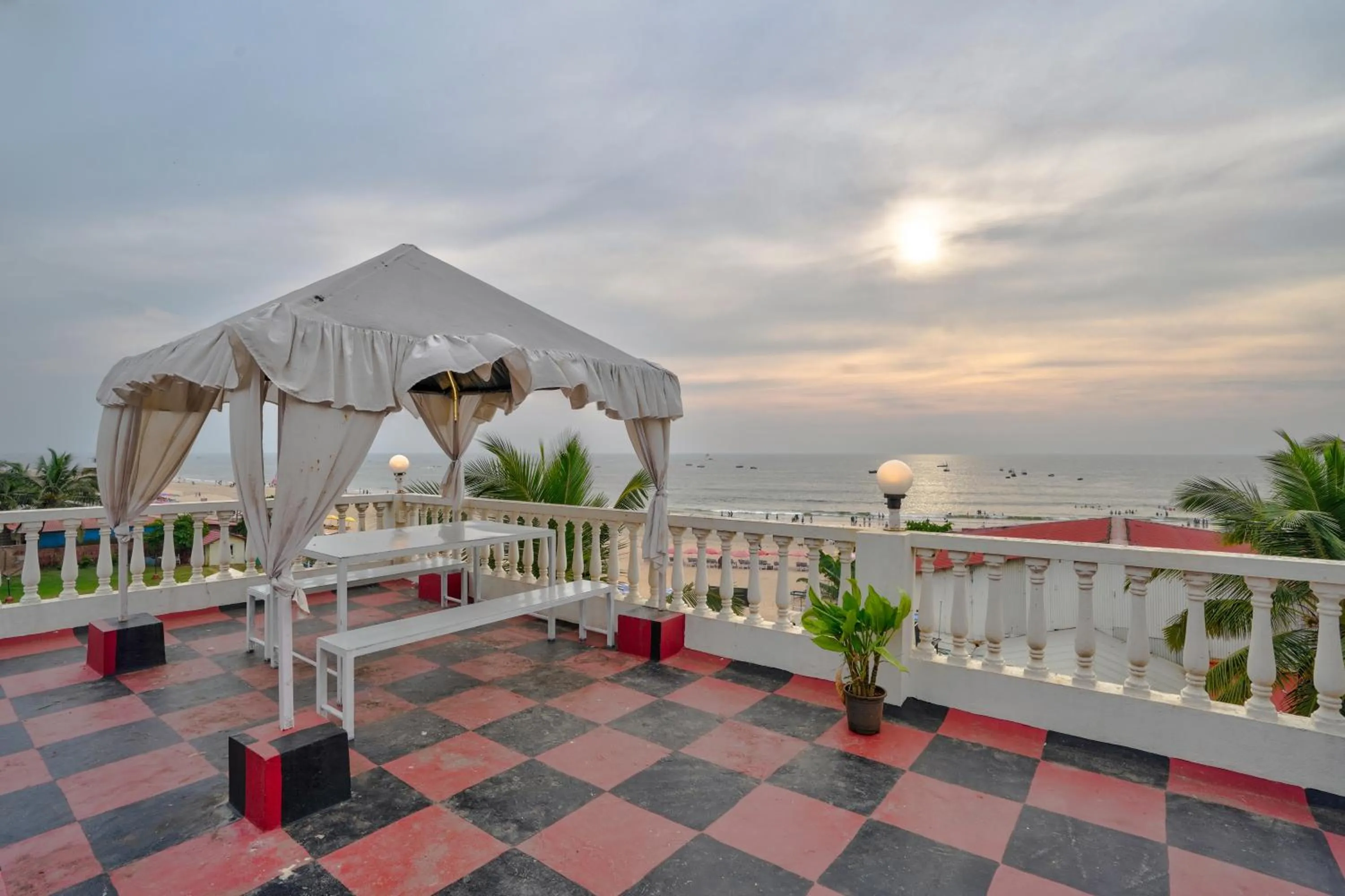 Property building in Hotel Salty Waves Baga