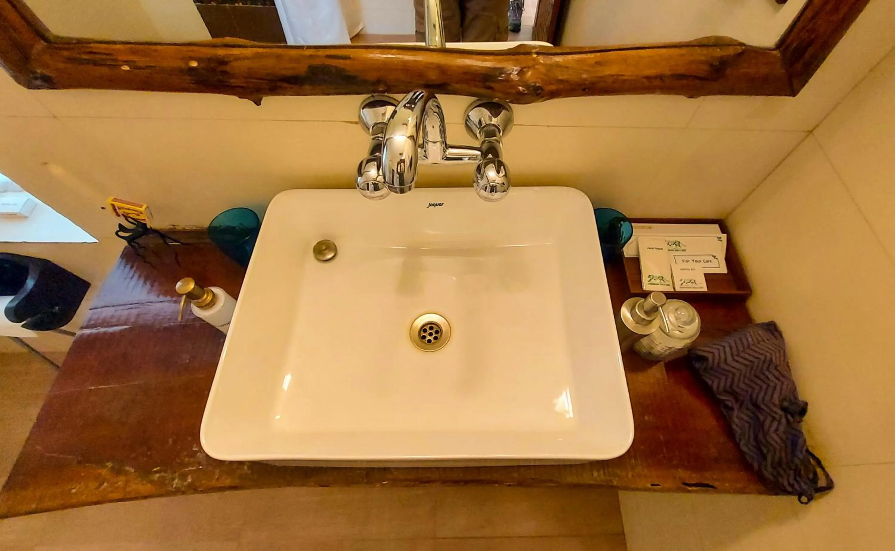 Bathroom in Bandhavgarh Jungle Lodge