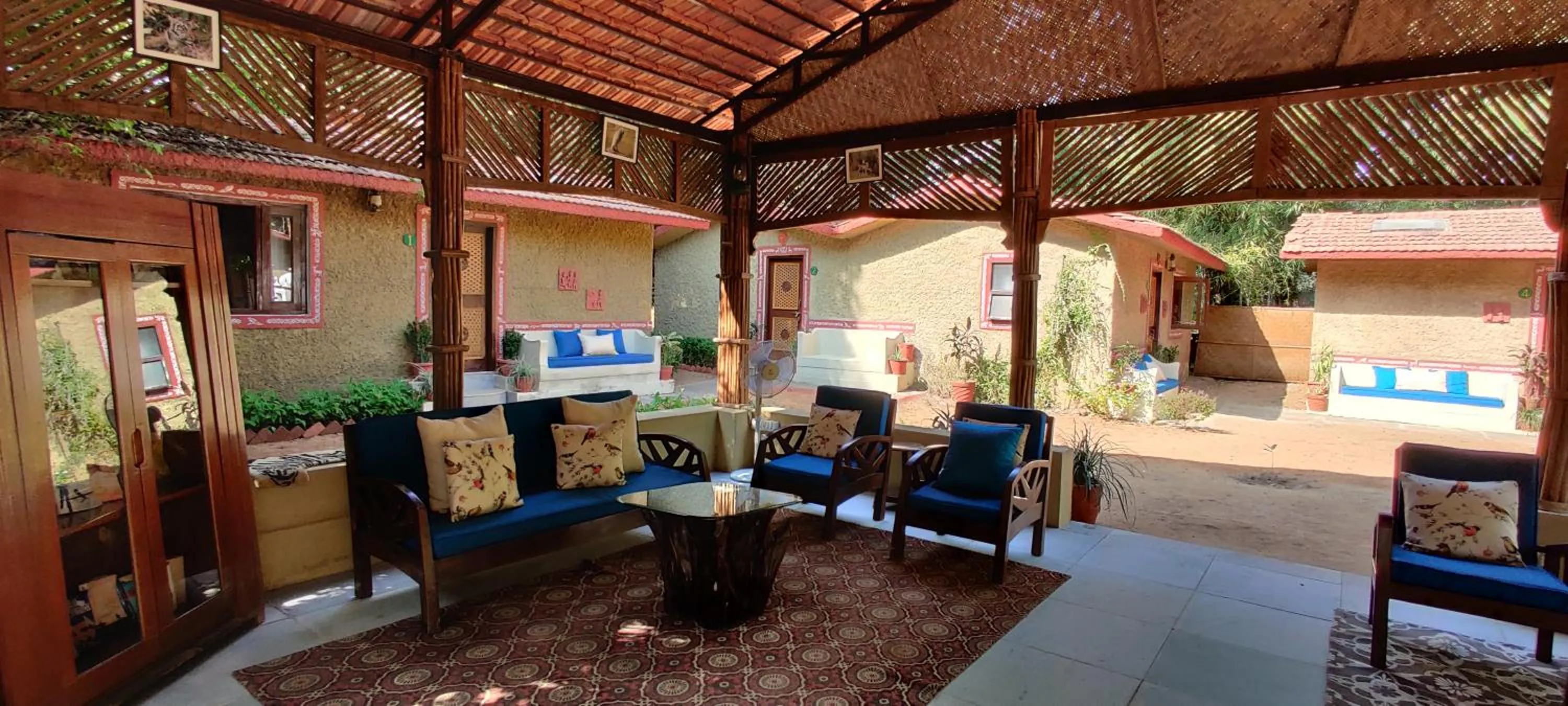 Restaurant/places to eat in Bandhavgarh Jungle Lodge