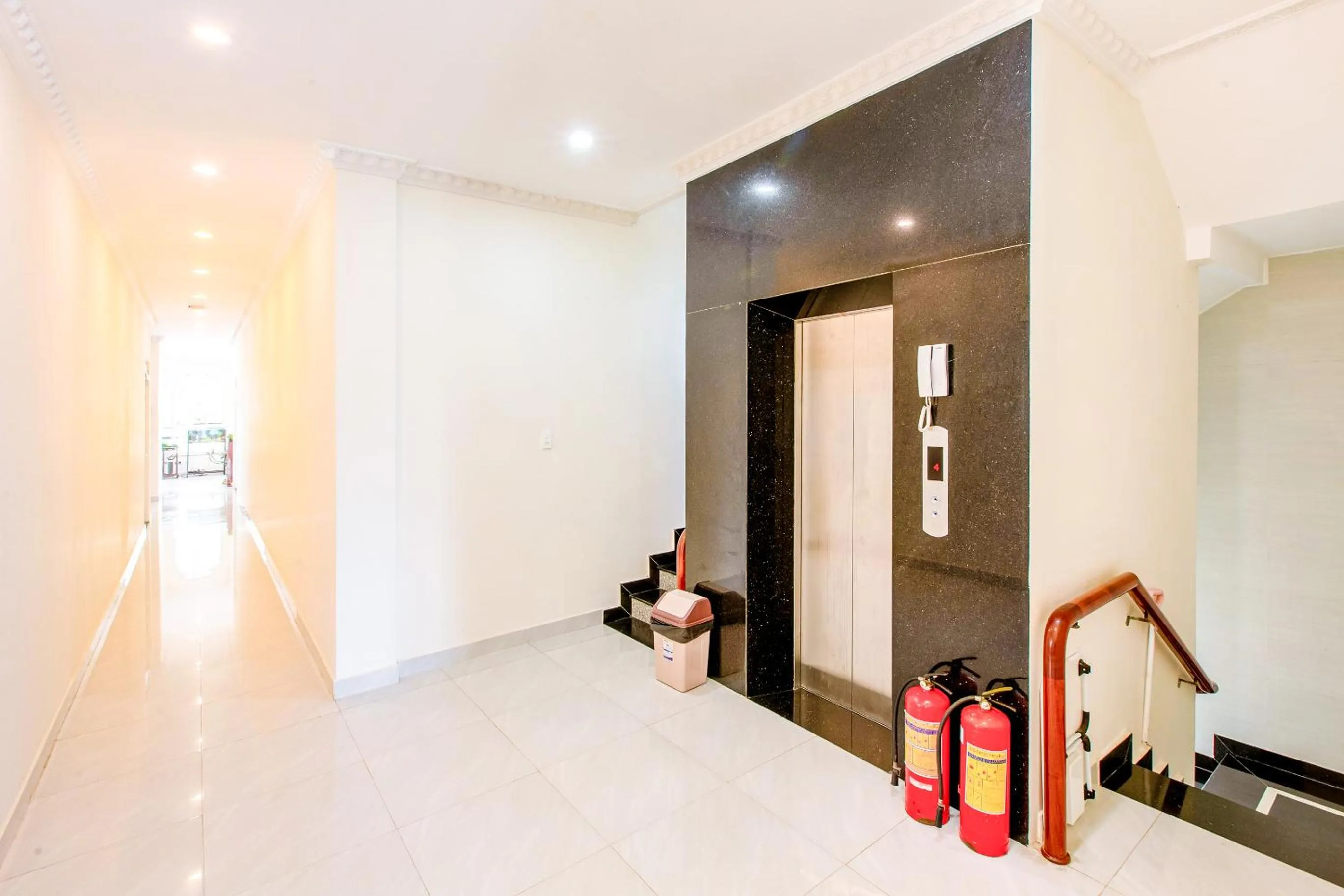 elevator in Ngọc Sang 3 Hotel