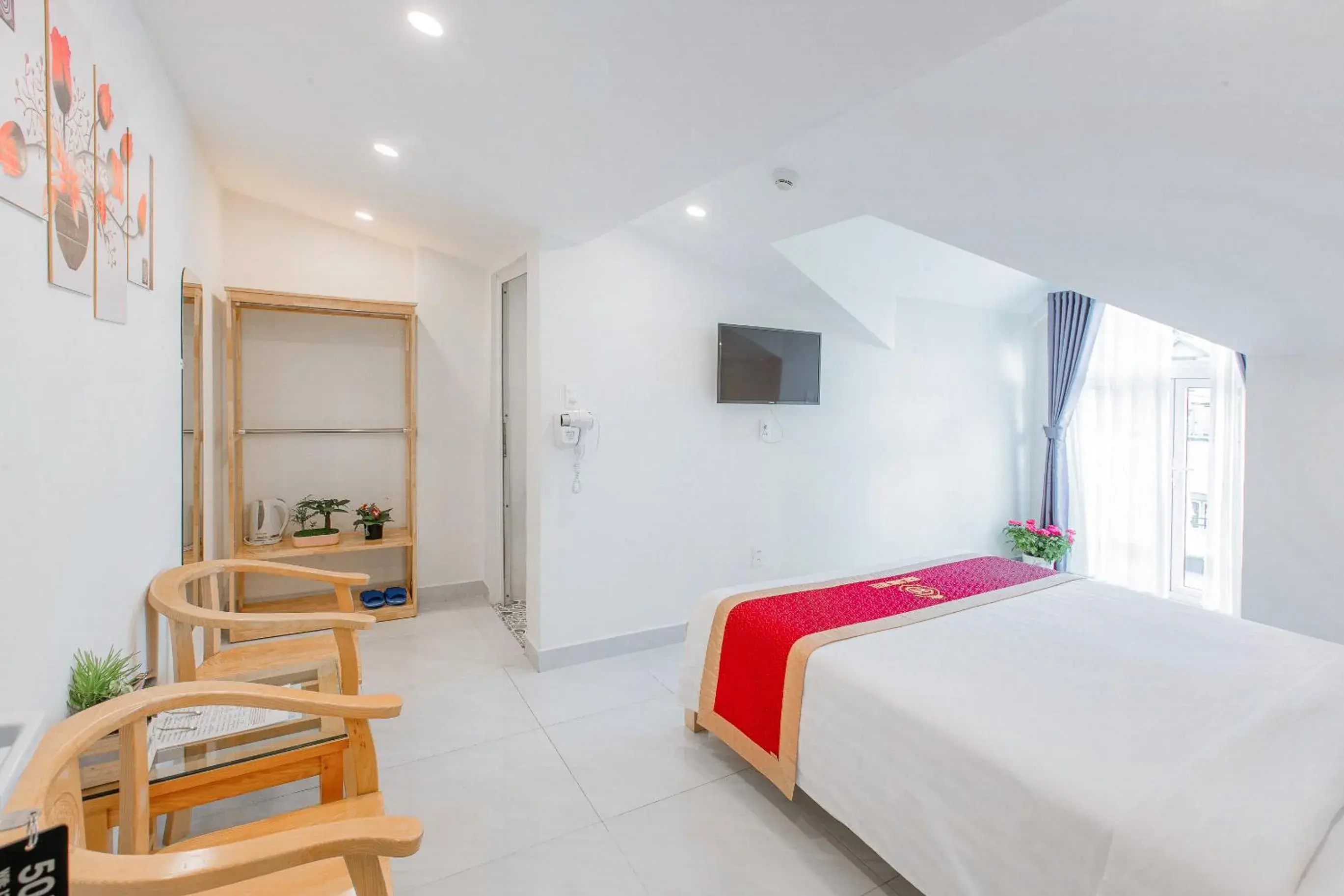 Seating area, Bed in Ngọc Sang 3 Hotel Seating area, Bed in Ngọc Sang 3 Hotel