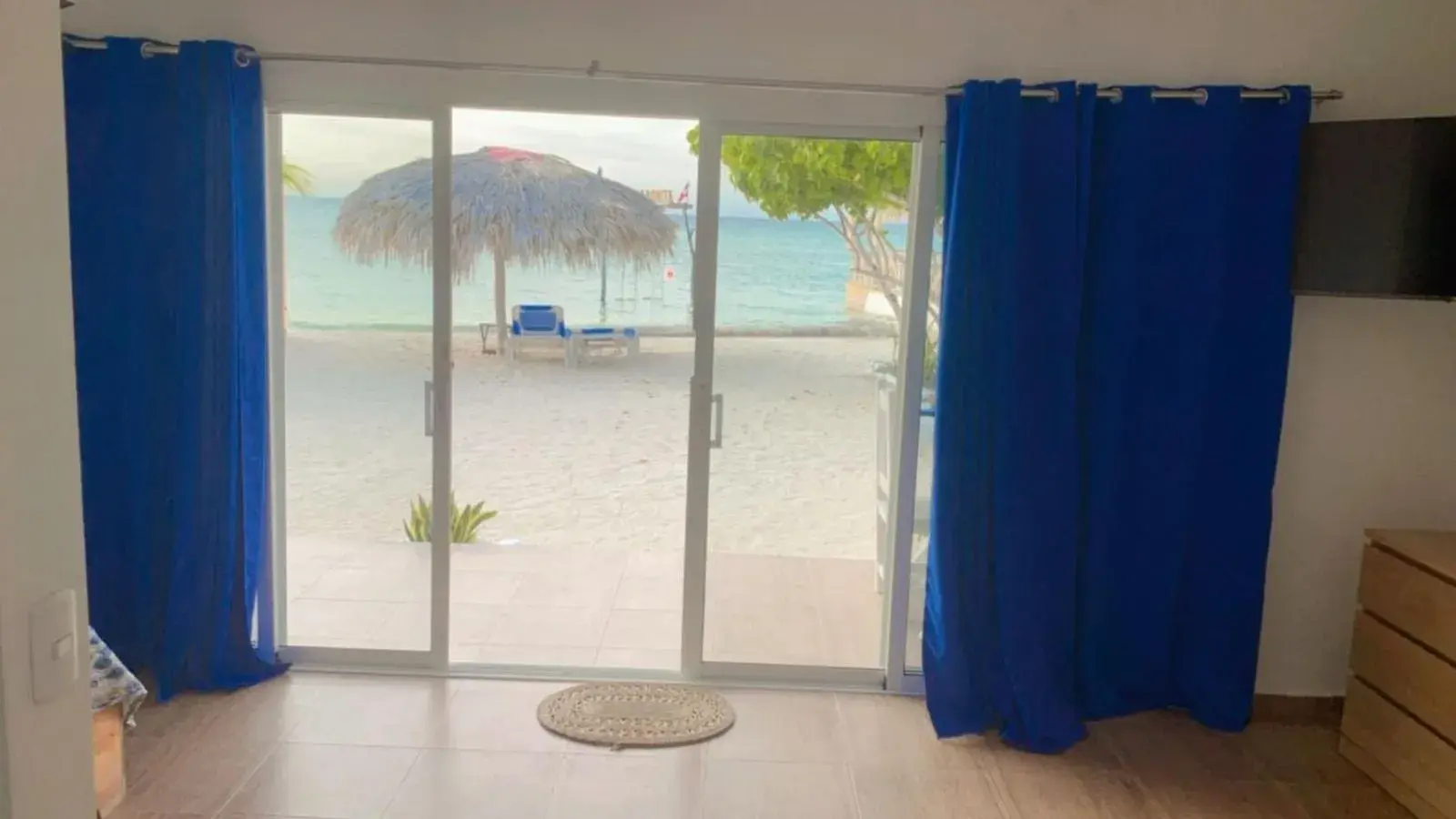 Family Room in La Isla Bonita Family Room in La Isla Bonita