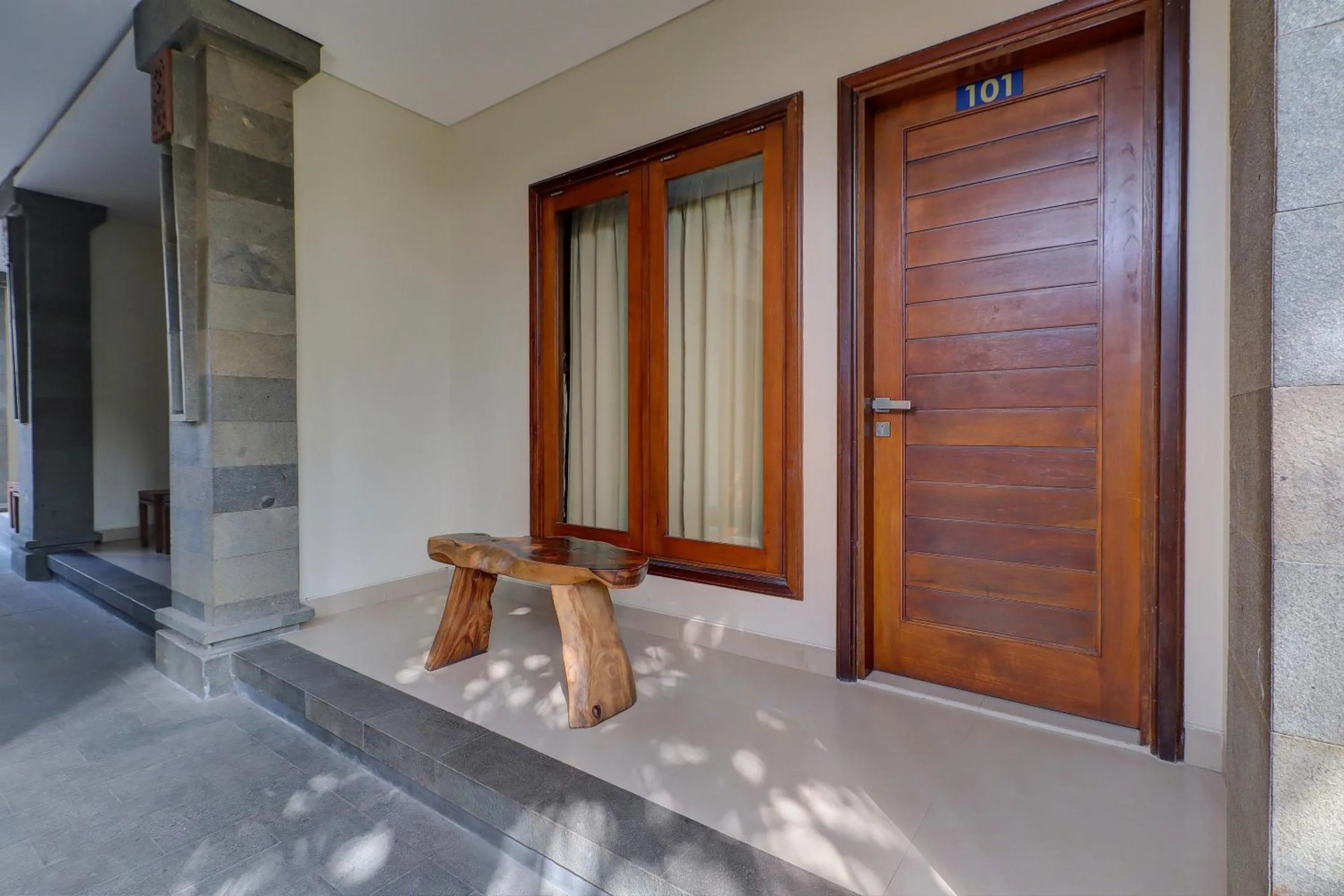 Lobby or reception in OYO Life 92852 Singgah Hotel Legian