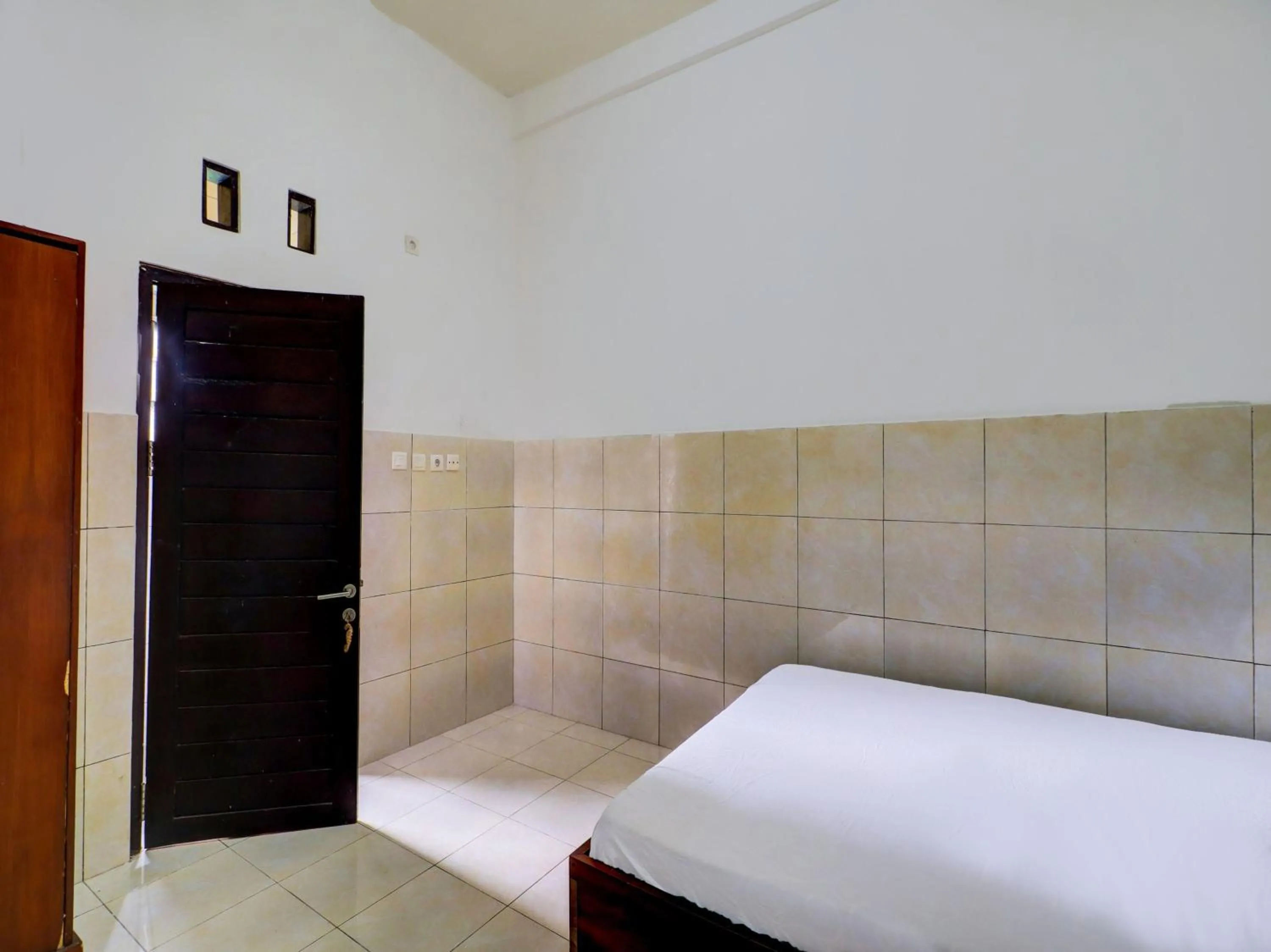 Bedroom, Bed in OYO Life 92841 Kos 88