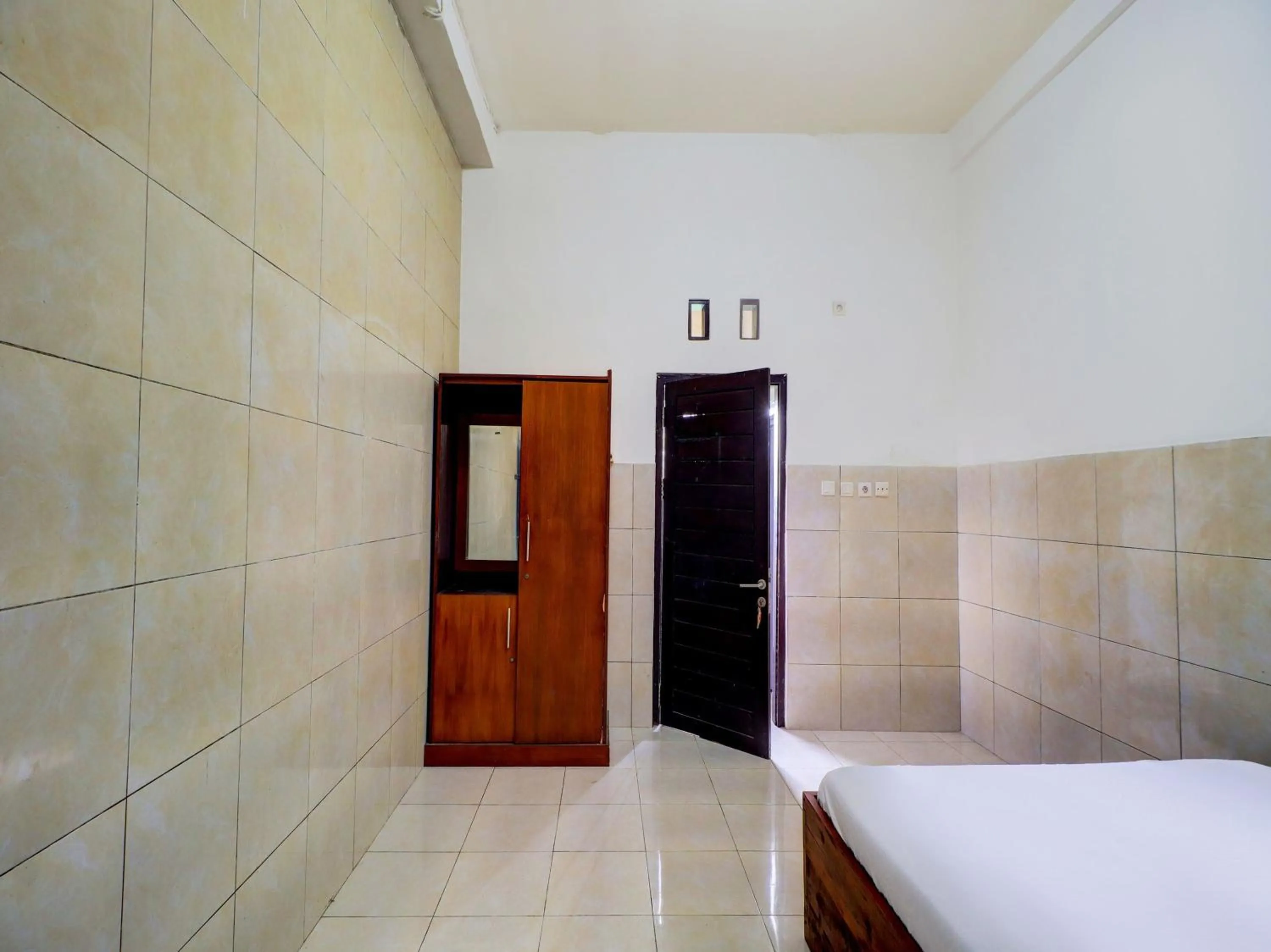 Bedroom, Bed in OYO Life 92841 Kos 88