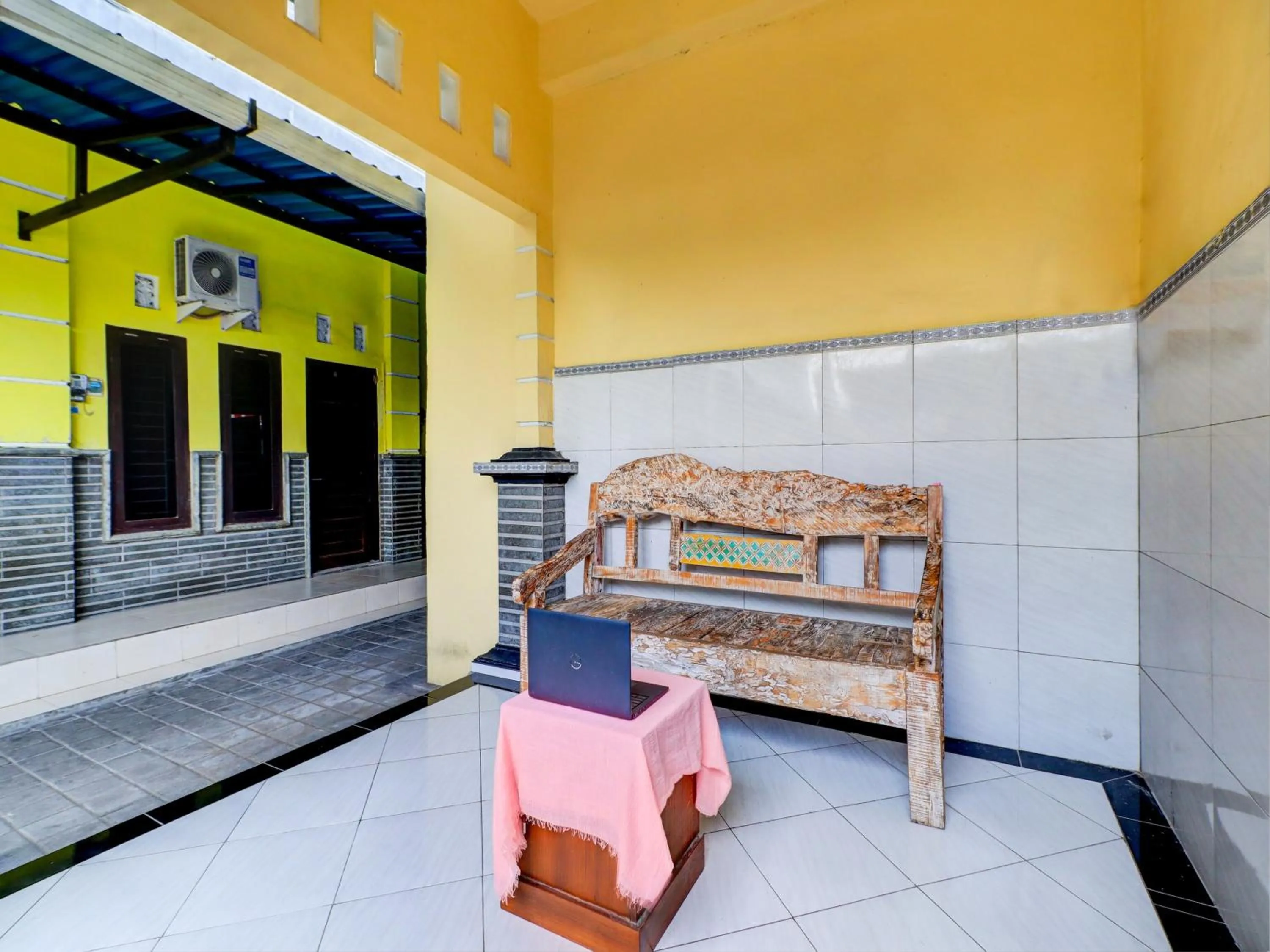 Lobby or reception in OYO Life 92841 Kos 88