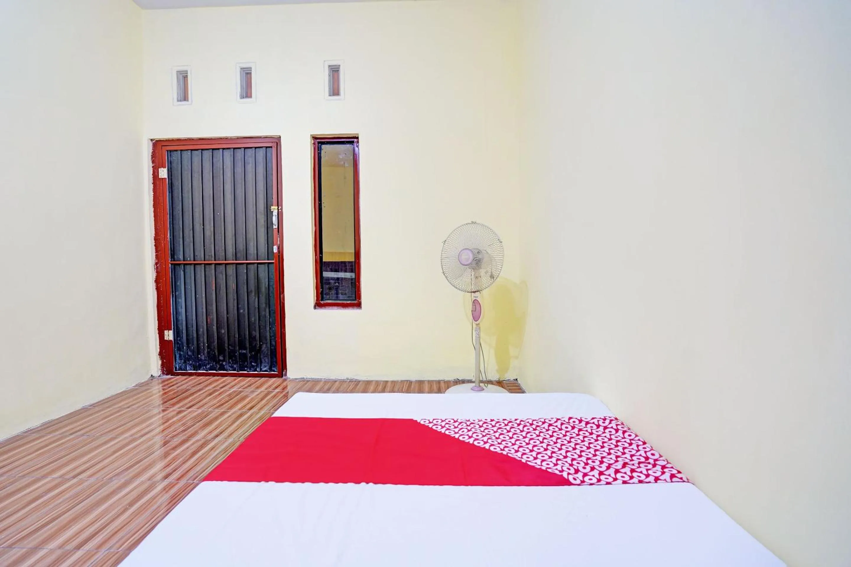 Bedroom, Bed in OYO Life 92920 Rumah Kost Azca
