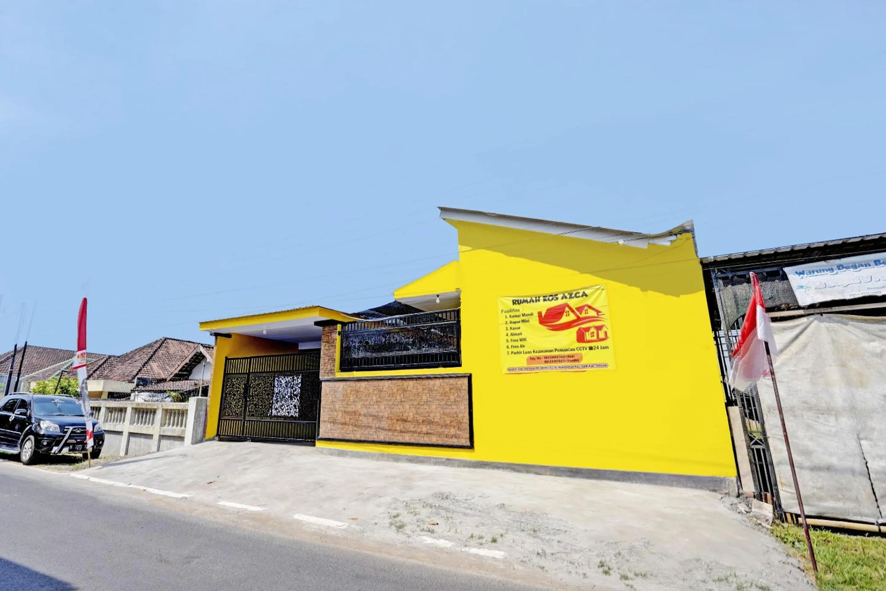 Facade/entrance in OYO Life 92920 Rumah Kost Azca