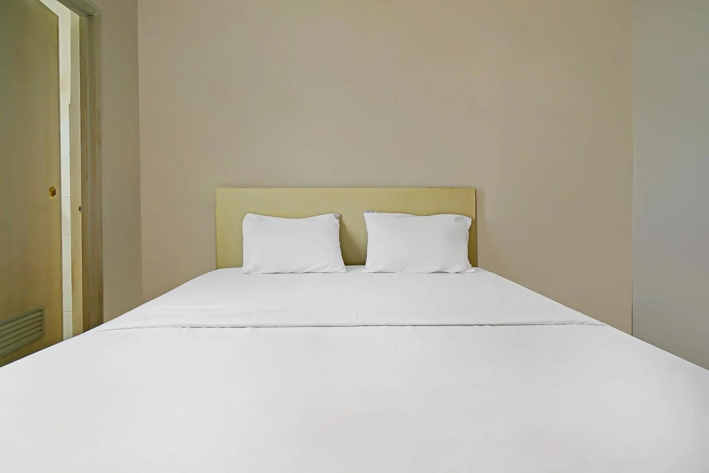 Bedroom, Bed in OYO Life 92720 Mekarwangi Guest House