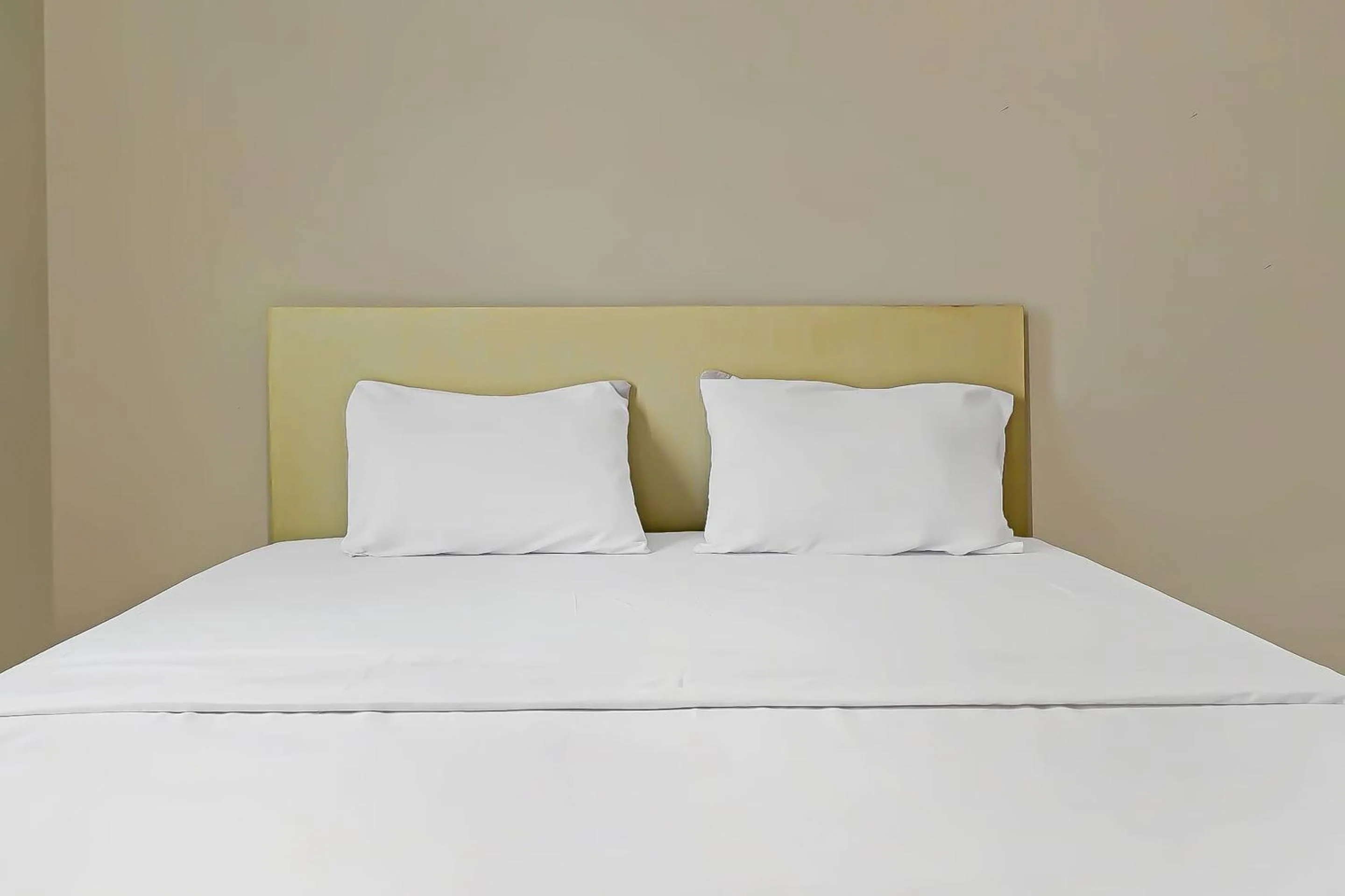 Bedroom, Bed in OYO Life 92720 Mekarwangi Guest House