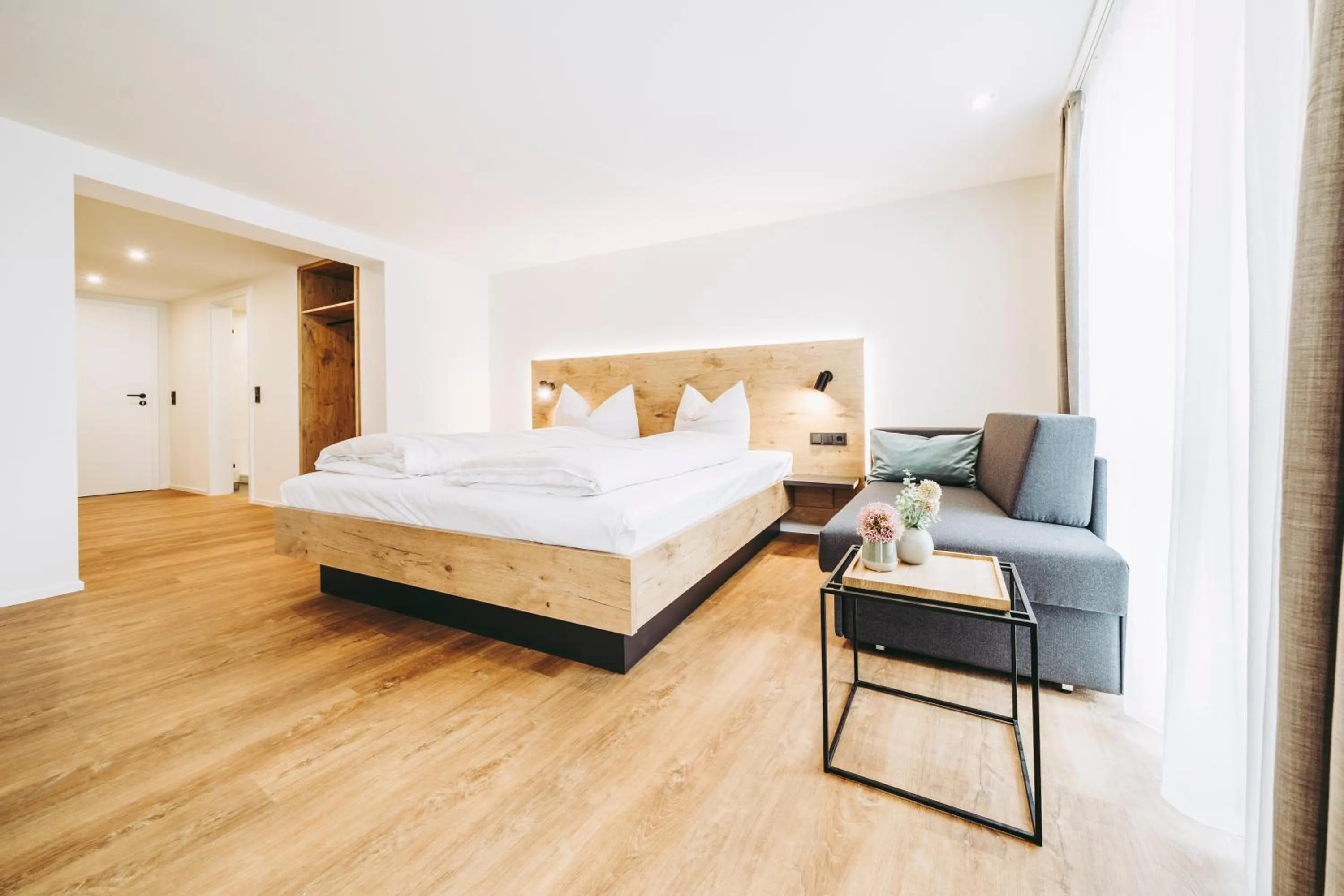 Photo of the whole room, Bed in Pflugwirts Hotel und Gasthaus