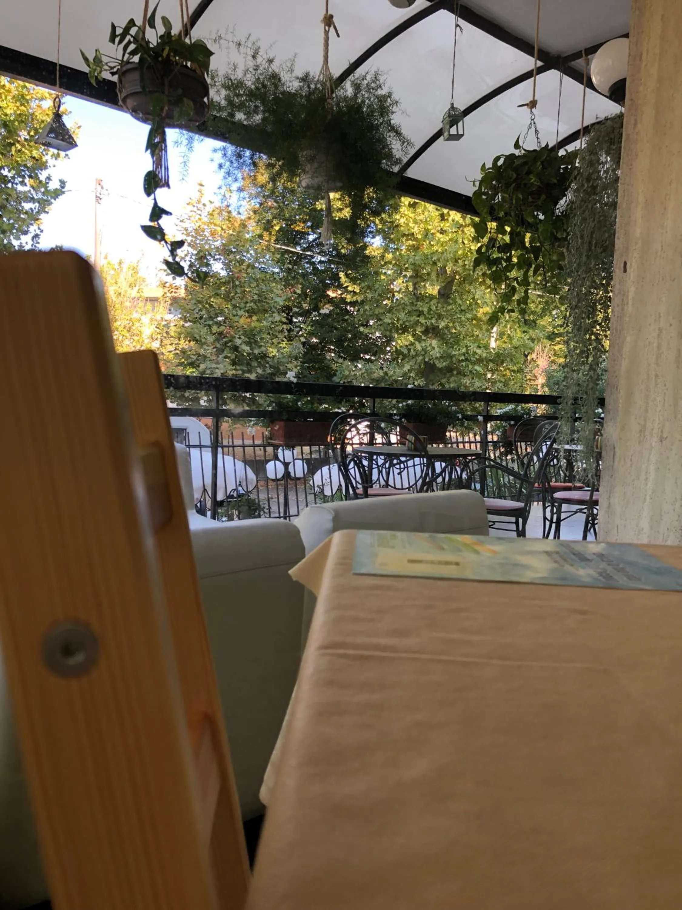 Restaurant/places to eat in Hotel Lux