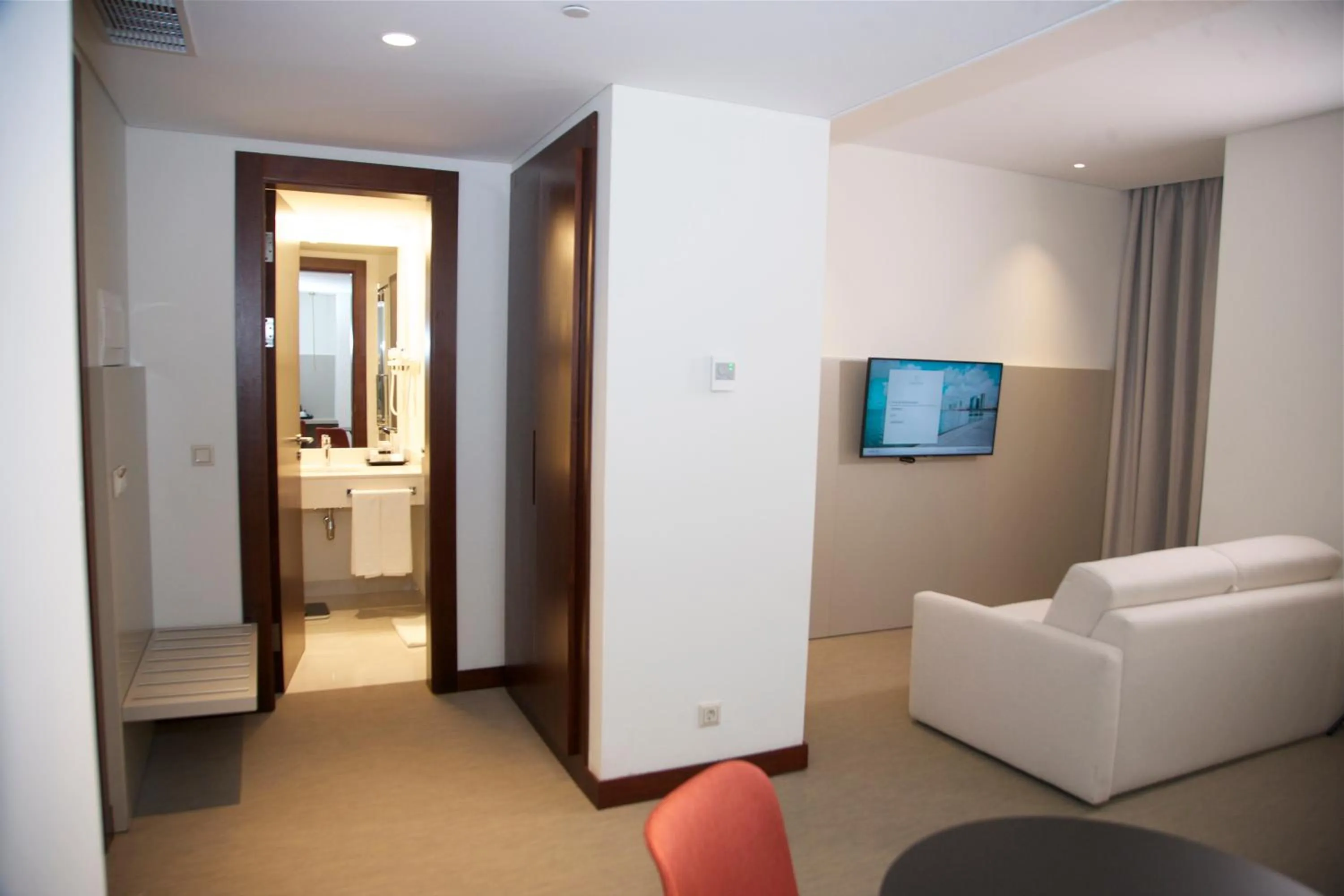 Bathroom, Bed in Hotel Continental Horizonte